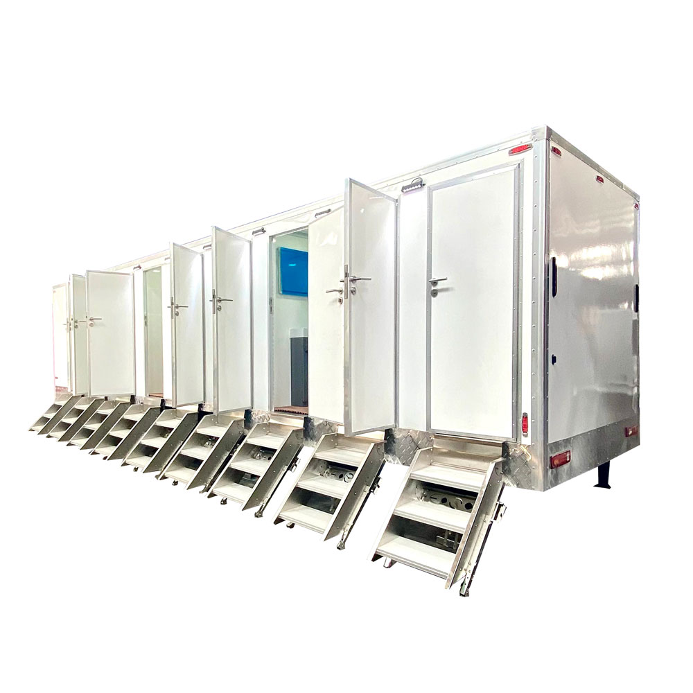 9.5m （31ft）2 Stall Toilet Trailer with  7 Shower Cabin
