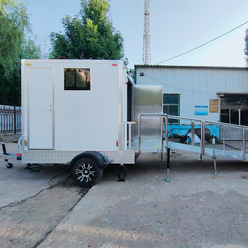 Portable toilet for persons with disabilities Portable accessible toilet Wheelchairs are suitable for outdoor emergency