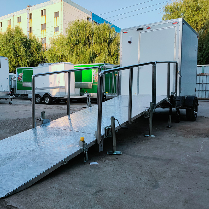 Portable toilet for persons with disabilities Portable accessible toilet Wheelchairs are suitable for outdoor emergency