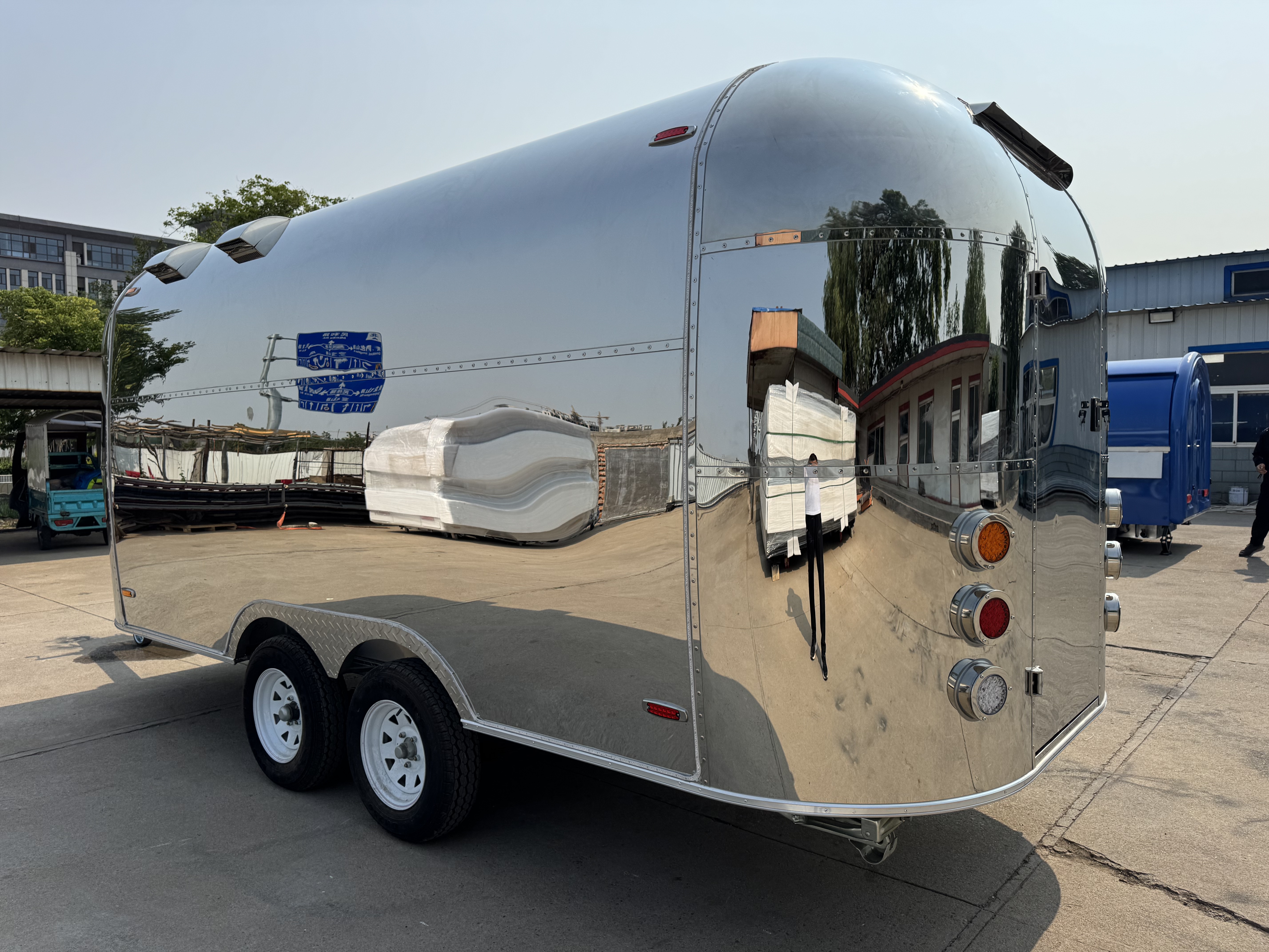 Portable and portable Qingfeng food trailer