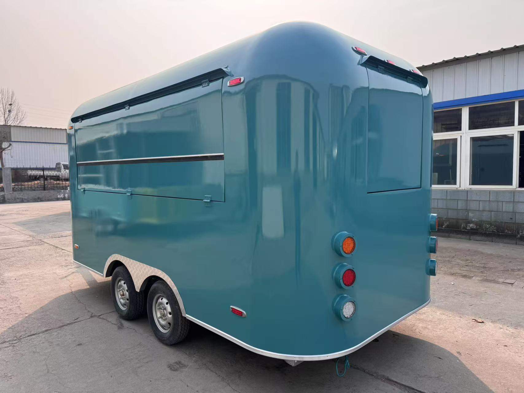 "Portable Qingfeng Food Truck Trailer, flexible movement, Go Wherever There are more people