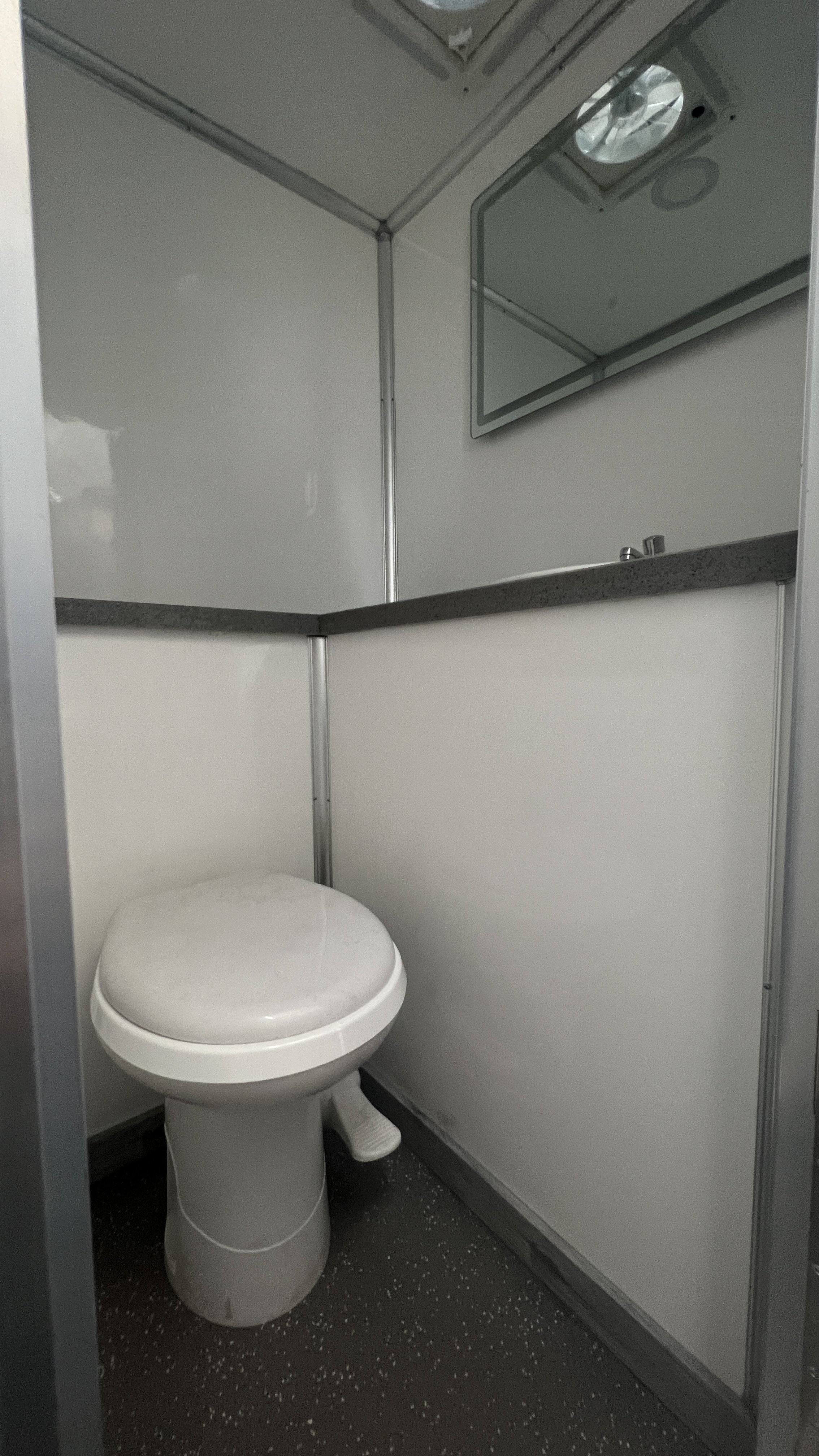 Single-room mobile toilets | Recycling · Low-carbon and environmentally friendly