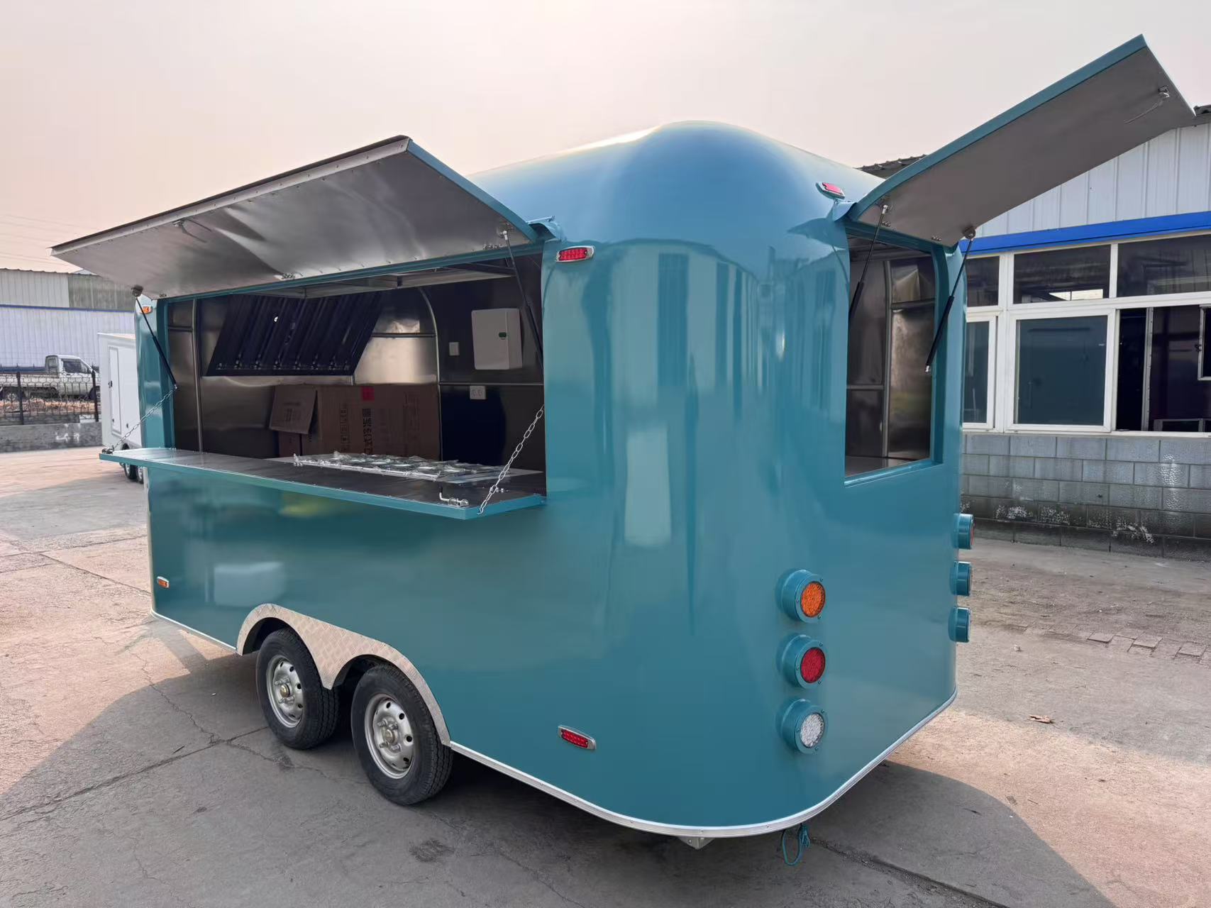 "Portable Qingfeng Food Truck Trailer, flexible movement, Go Wherever There are more people