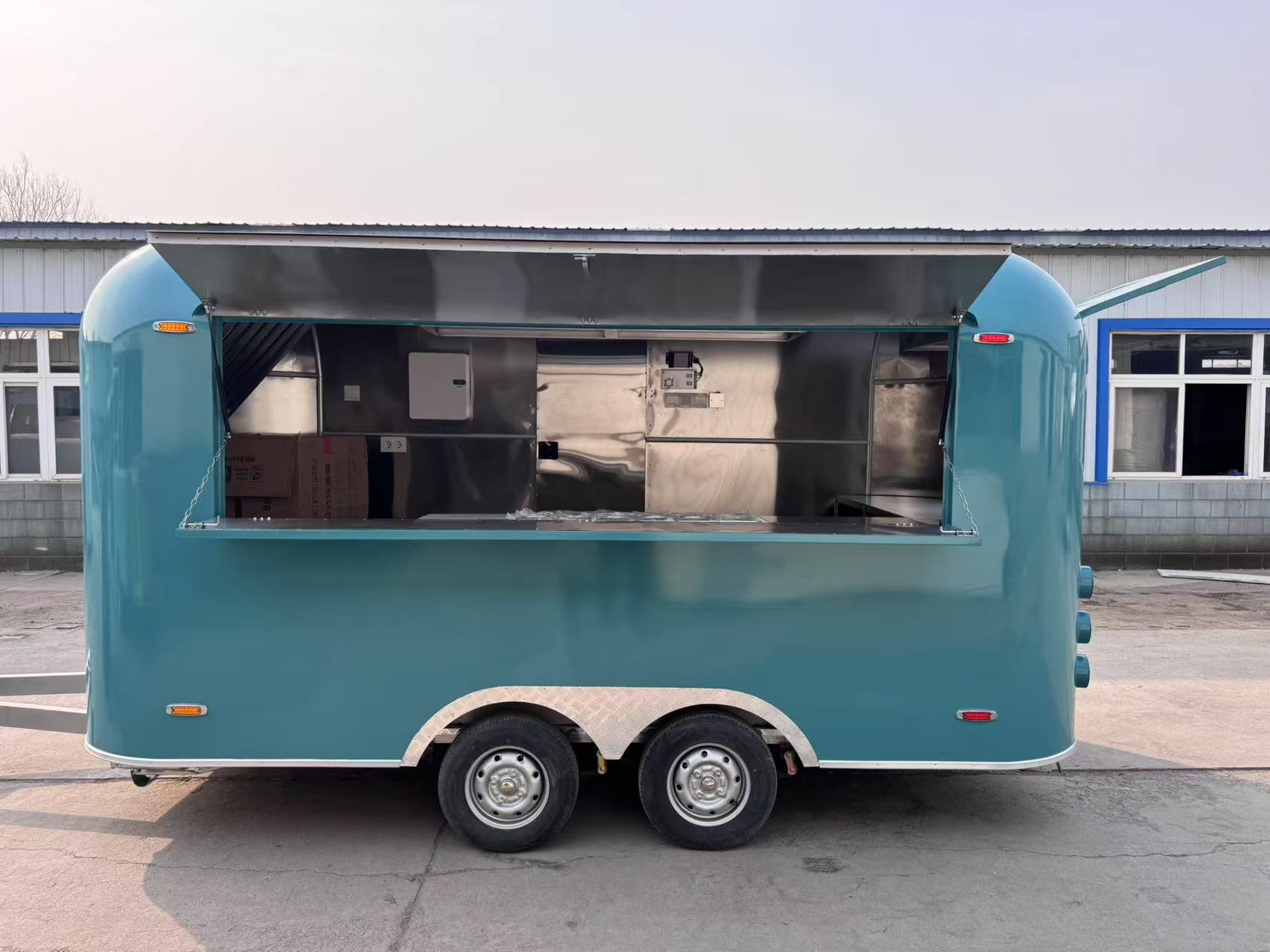 "Portable Qingfeng Food Truck Trailer, flexible movement, Go Wherever There are more people
