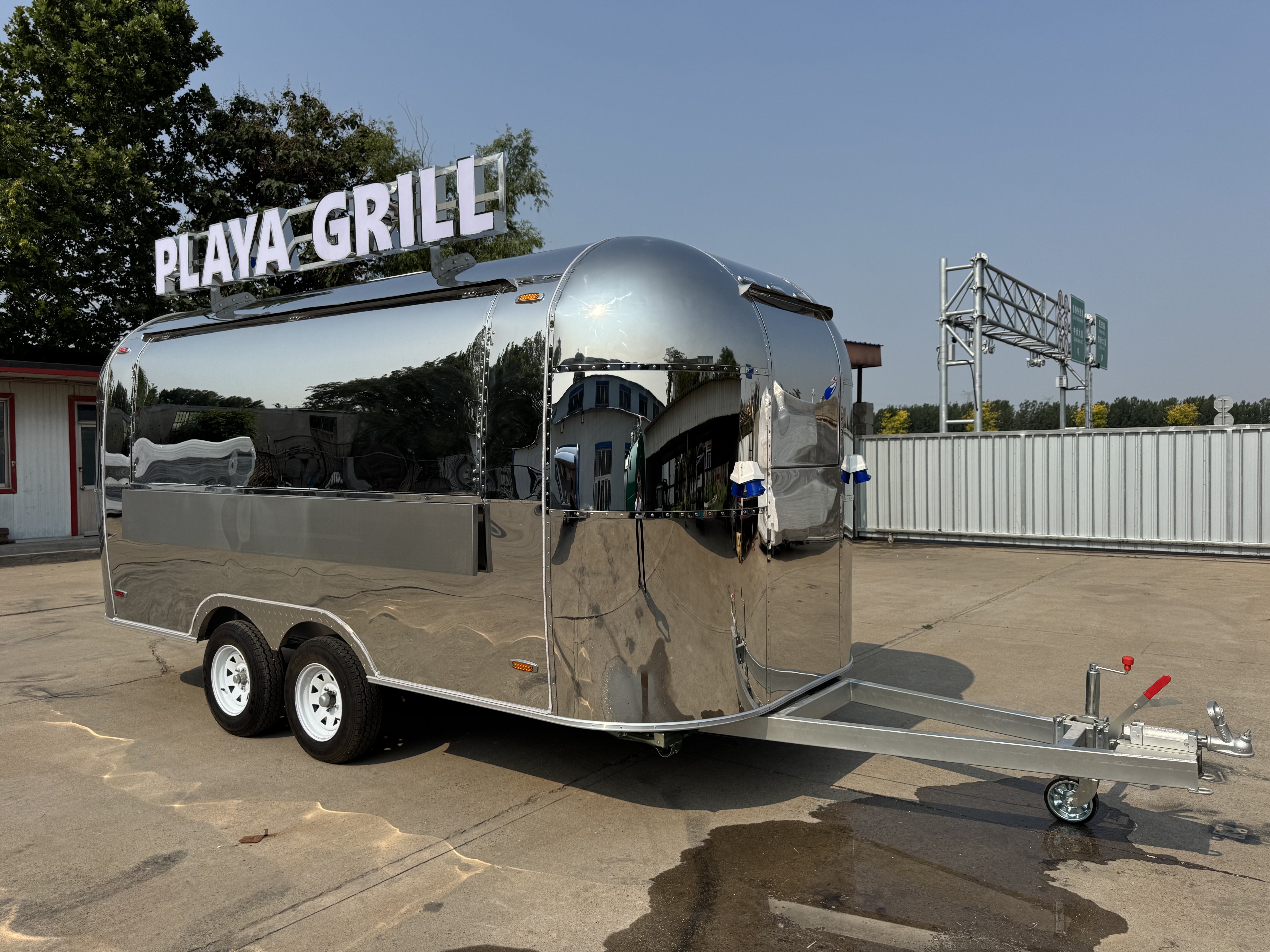Portable and portable Qingfeng food trailer