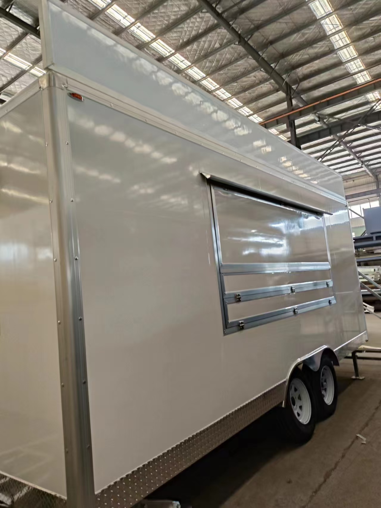 New energy 5-meter square food truck | Low-noise zero-emission environmentally friendly catering vehicle, the preferred choice for urban operation ◦