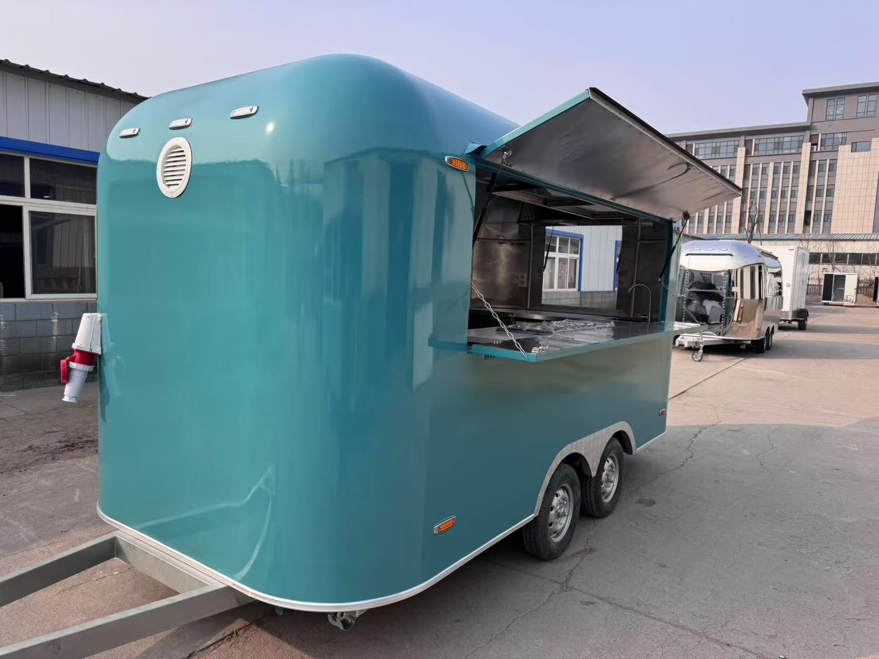 "Portable Qingfeng Food Truck Trailer, flexible movement, Go Wherever There are more people