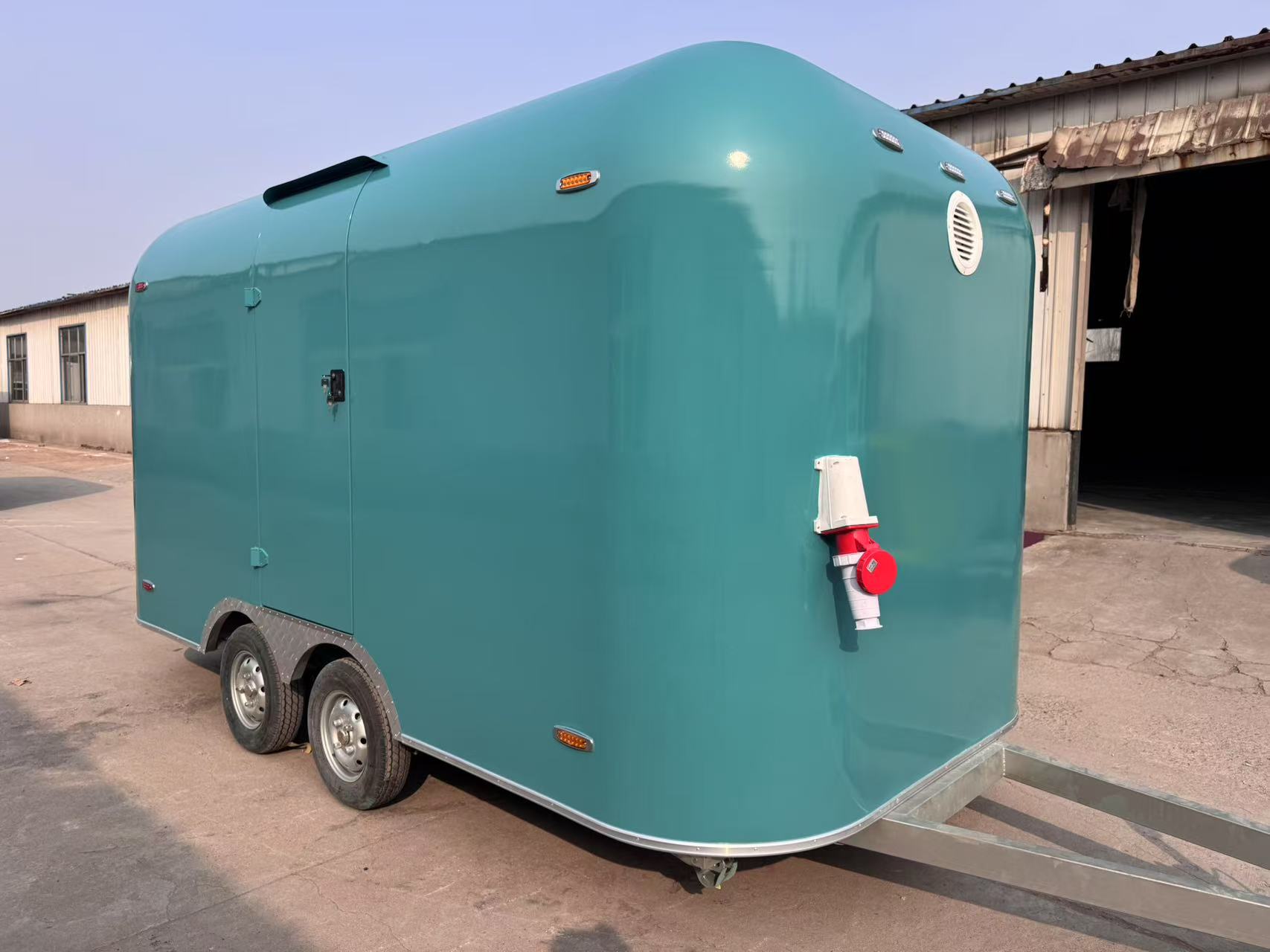 "Portable Qingfeng Food Truck Trailer, flexible movement, Go Wherever There are more people