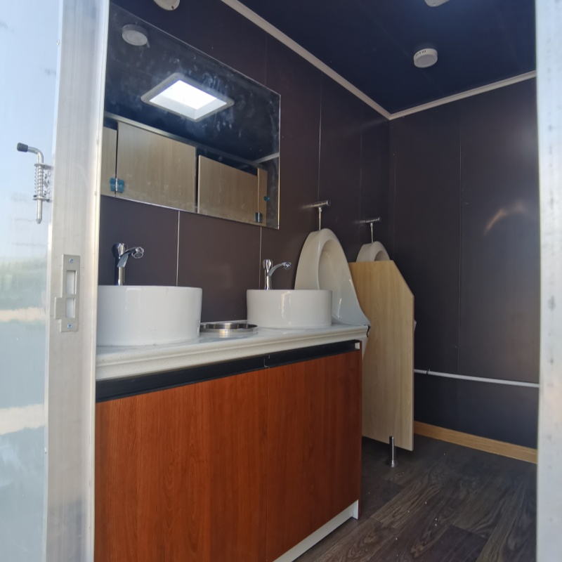 Four grey portable toilets | High appearance and dirt resistance · Easy to move · ready to use immediately after installation