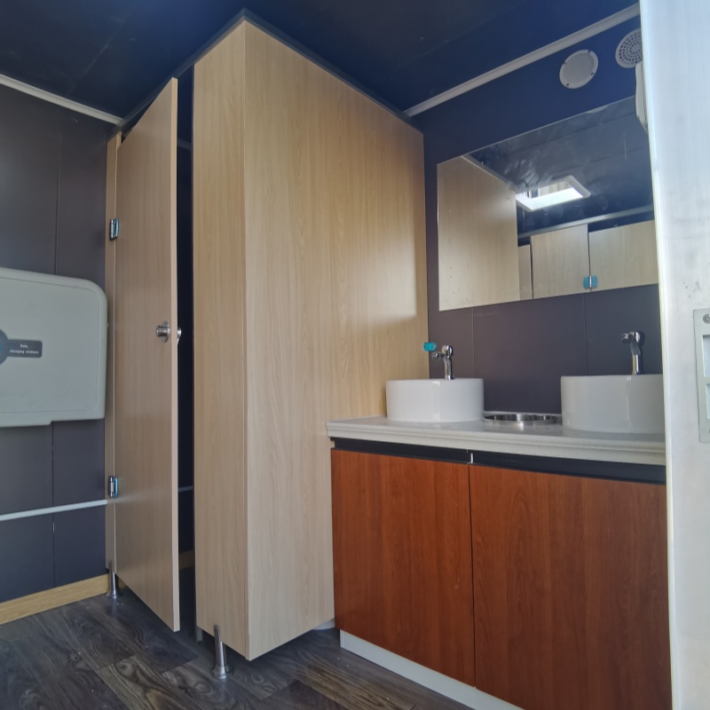 Four grey portable toilets | High appearance and dirt resistance · Easy to move · ready to use immediately after installation
