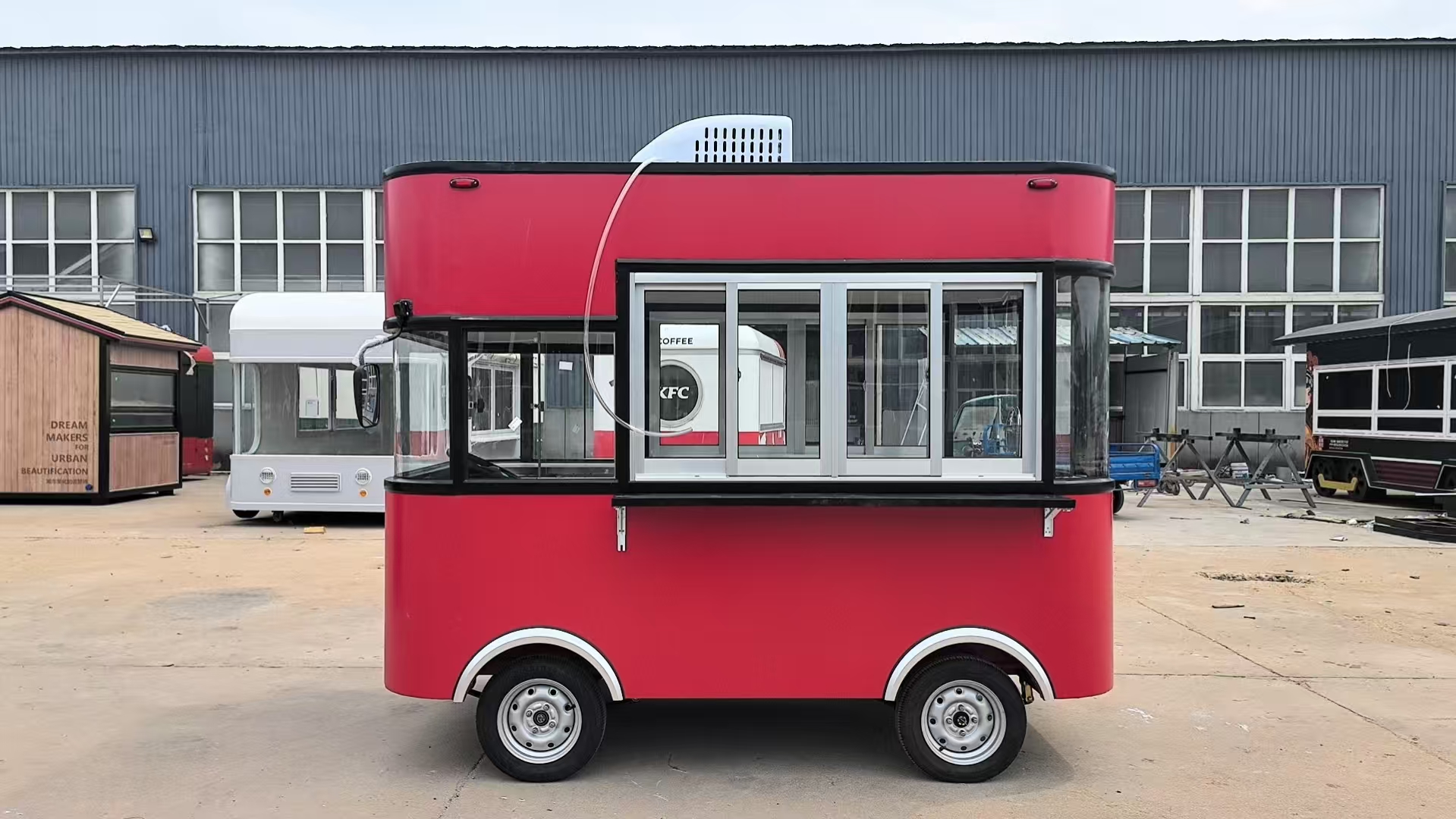 Red 3-meter four-wheel electric vehicle, with agile maneuverability and an eye-catching appearance, offers comprehensive safety protection without any blind spots