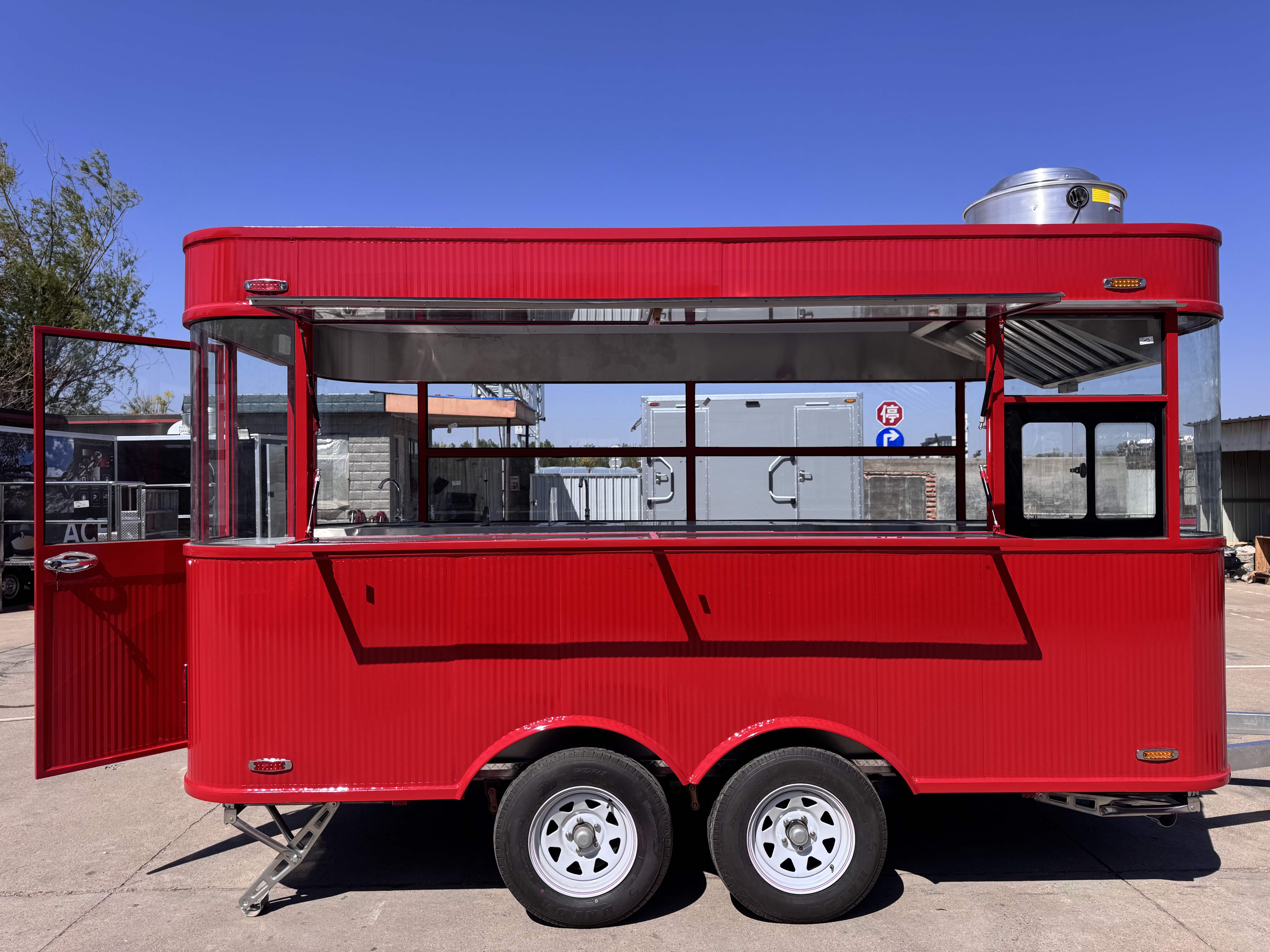 Lightweight red four-wheel food truck, easy to push and store, convenient and worry-free for street business