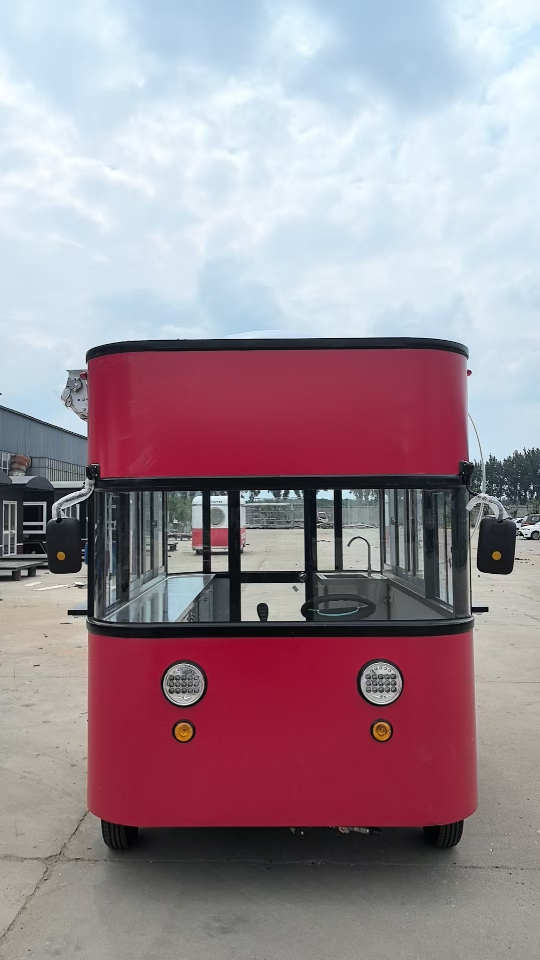 Red 3-meter four-wheel electric vehicle, with agile maneuverability and an eye-catching appearance, offers comprehensive safety protection without any blind spots
