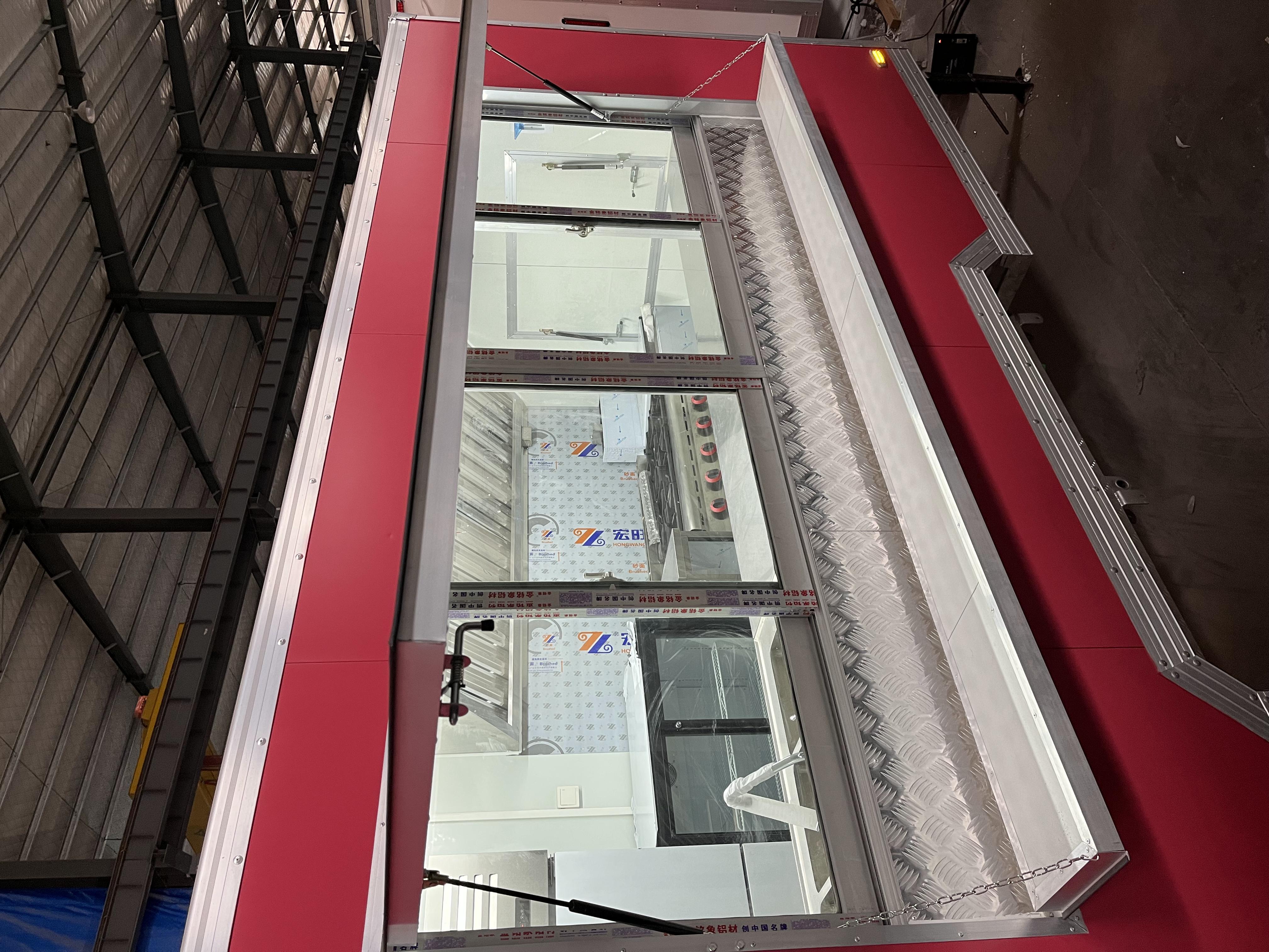 Convenient pink trailer food truck, easily create a mobile food kitchen