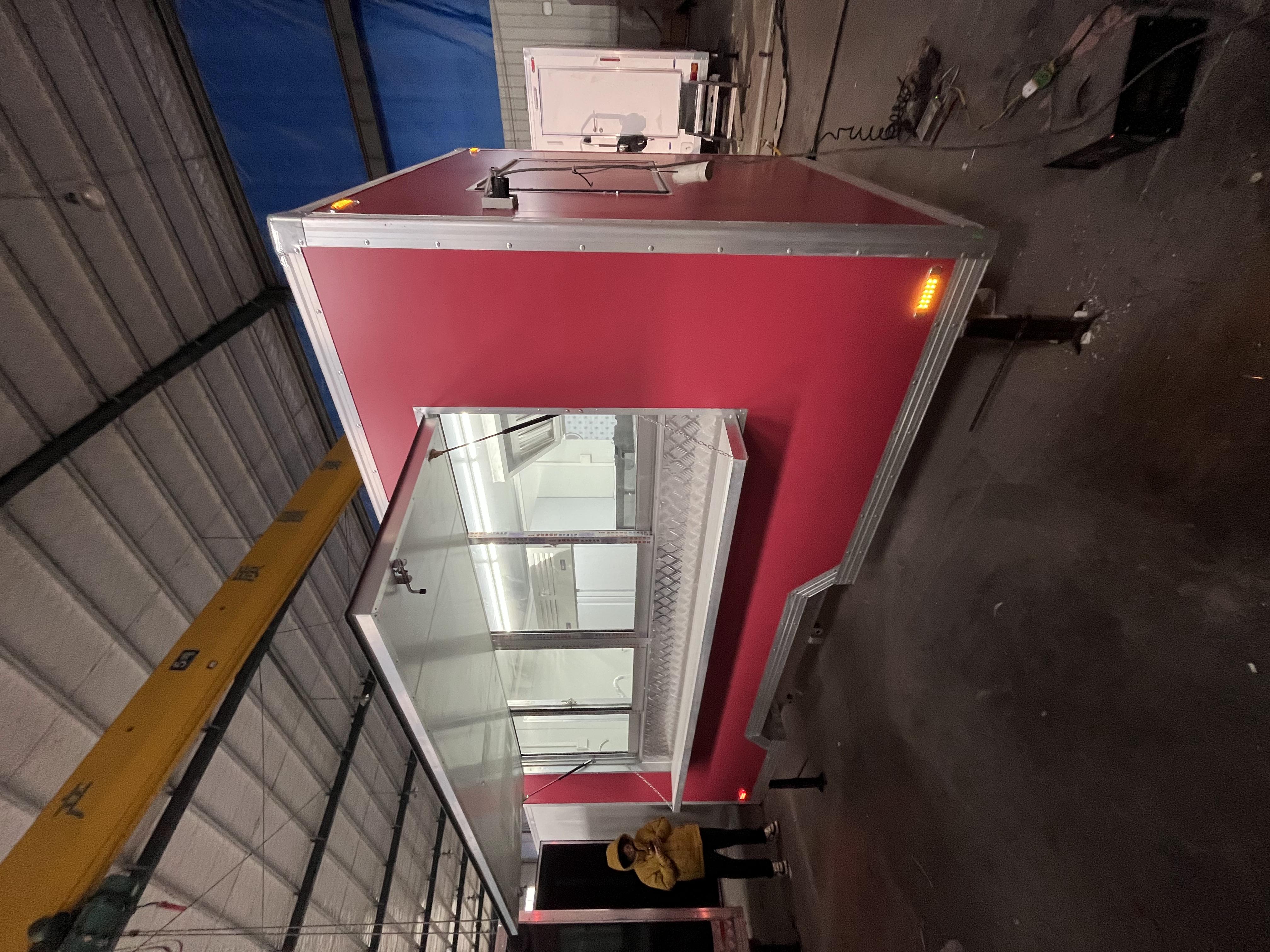Convenient pink trailer food truck, easily create a mobile food kitchen