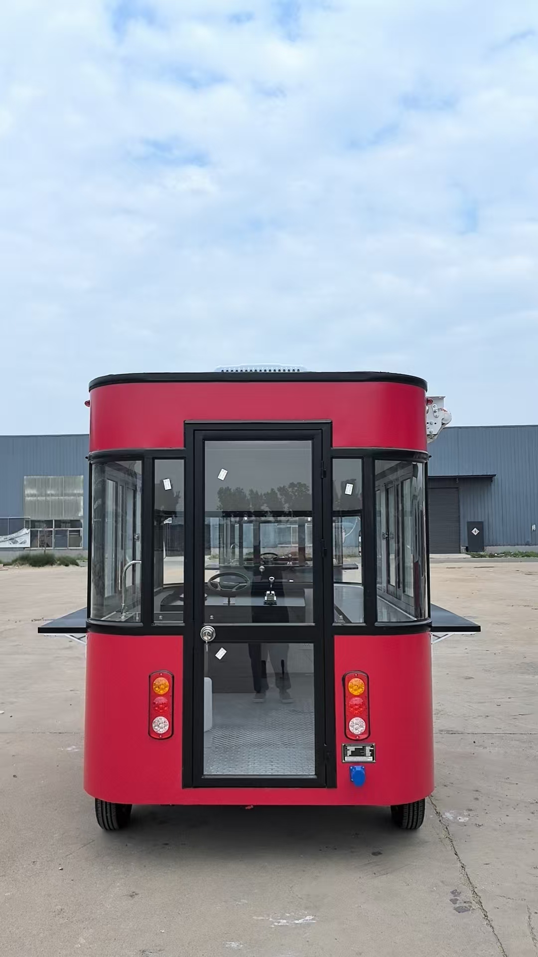 Red 3-meter four-wheel electric vehicle, with agile maneuverability and an eye-catching appearance, offers comprehensive safety protection without any blind spots