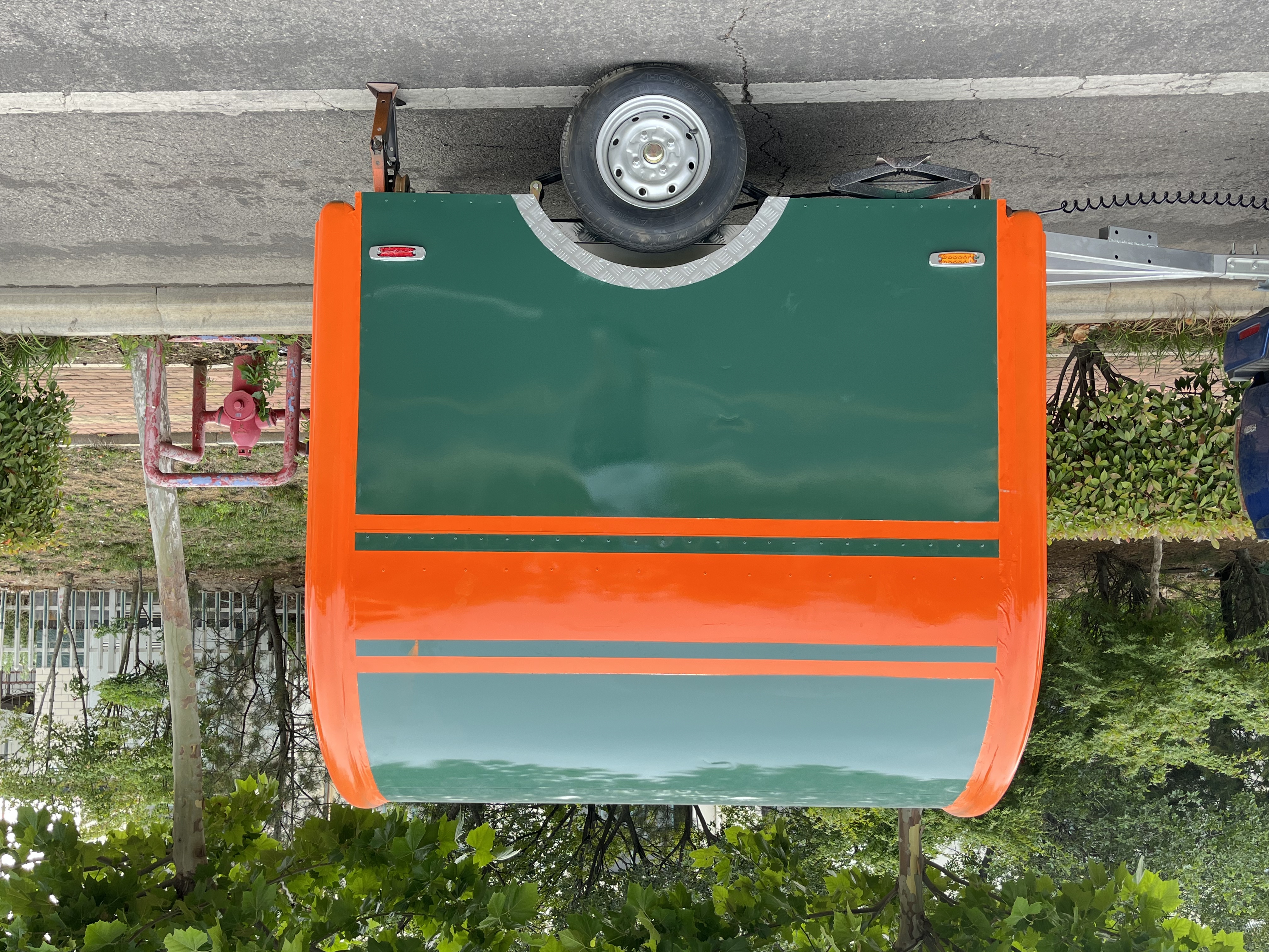A small towing food cart like a doughnut! Circular mobile trailer | Camping instantly turns into a rotating snack stand