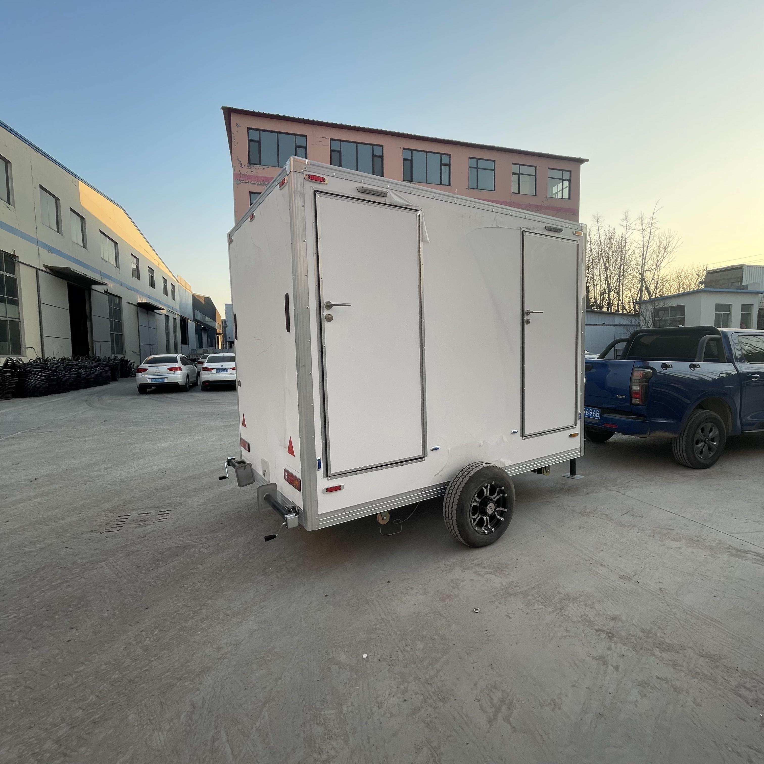 Mobile dual-bathroom independent trailer: Two partitioned toilets + ventilation system, providing dual protection of privacy and hygiene