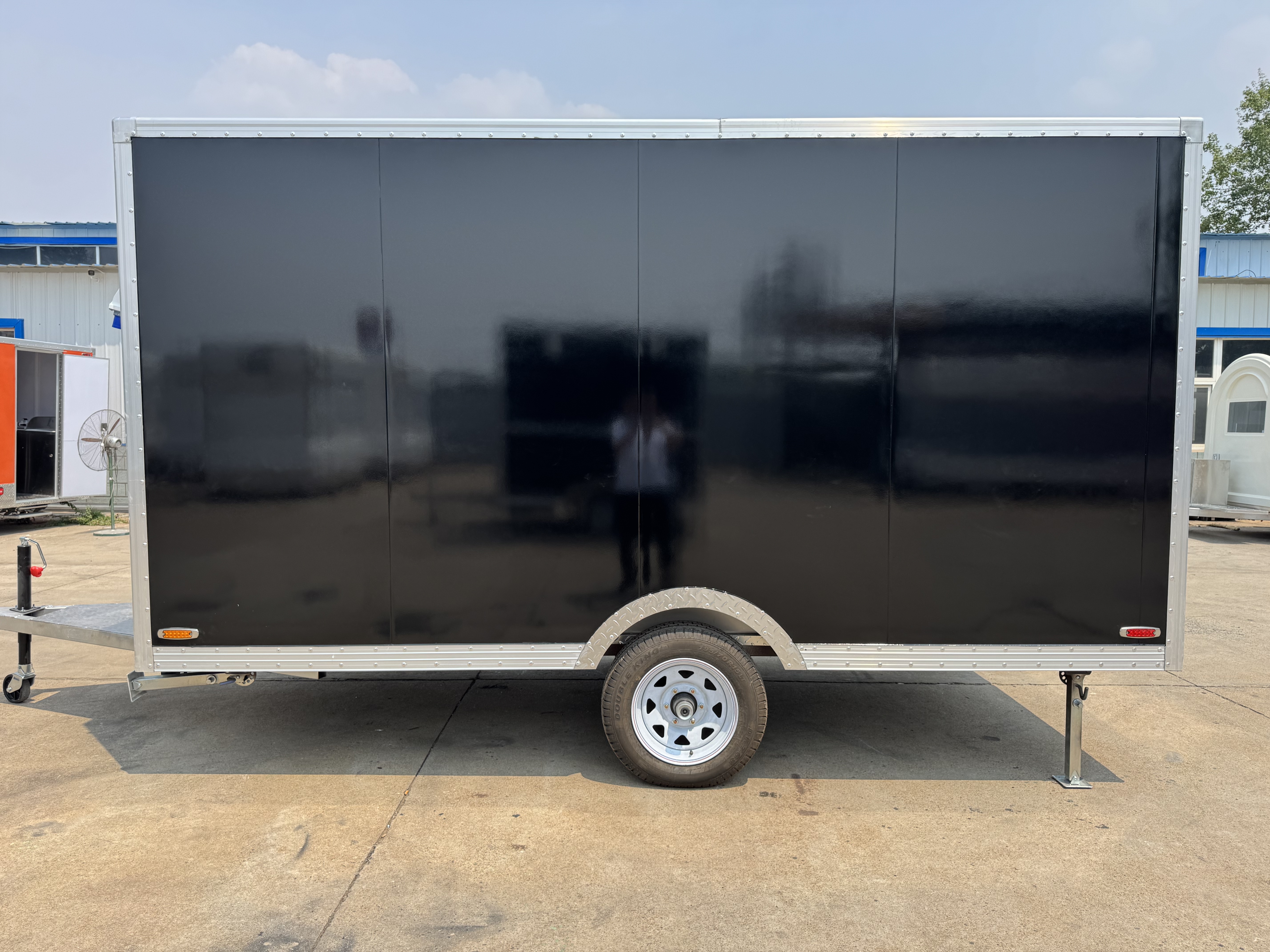Black outdoor mobile food truck trailer: Folding design, super convenient to carry
