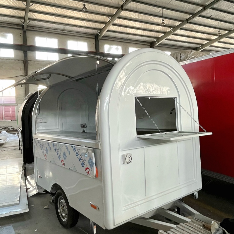 The "Instagram-style white circular food truck" is a popular mobile trailer for check-ins. With a retro design and a waterproof body, it is a must-have for attracting visitors to scenic spots and markets