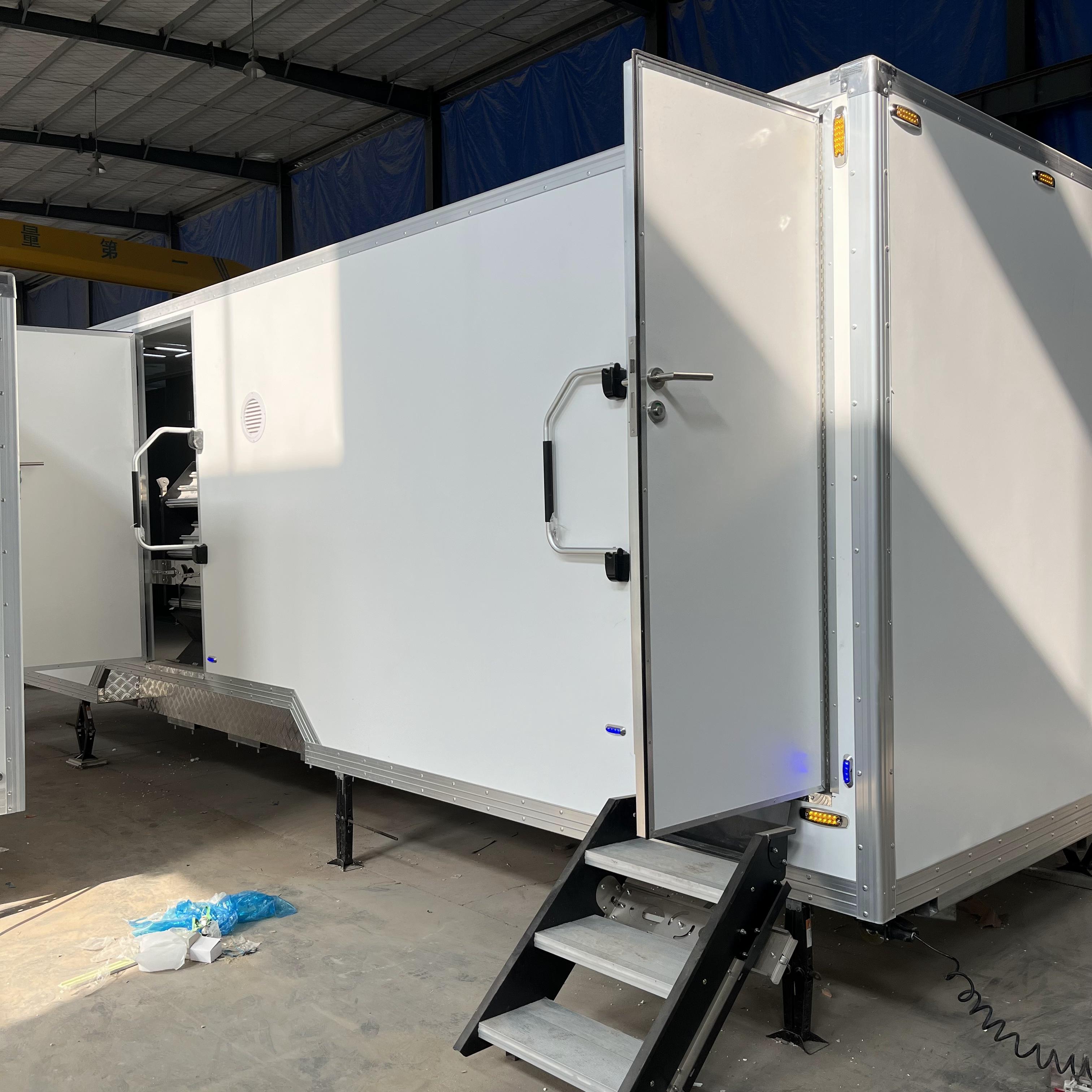 Intelligent sensing white mobile toilet | Automatic flushing + ventilation system, the best choice for upgrading outdoor public toilets