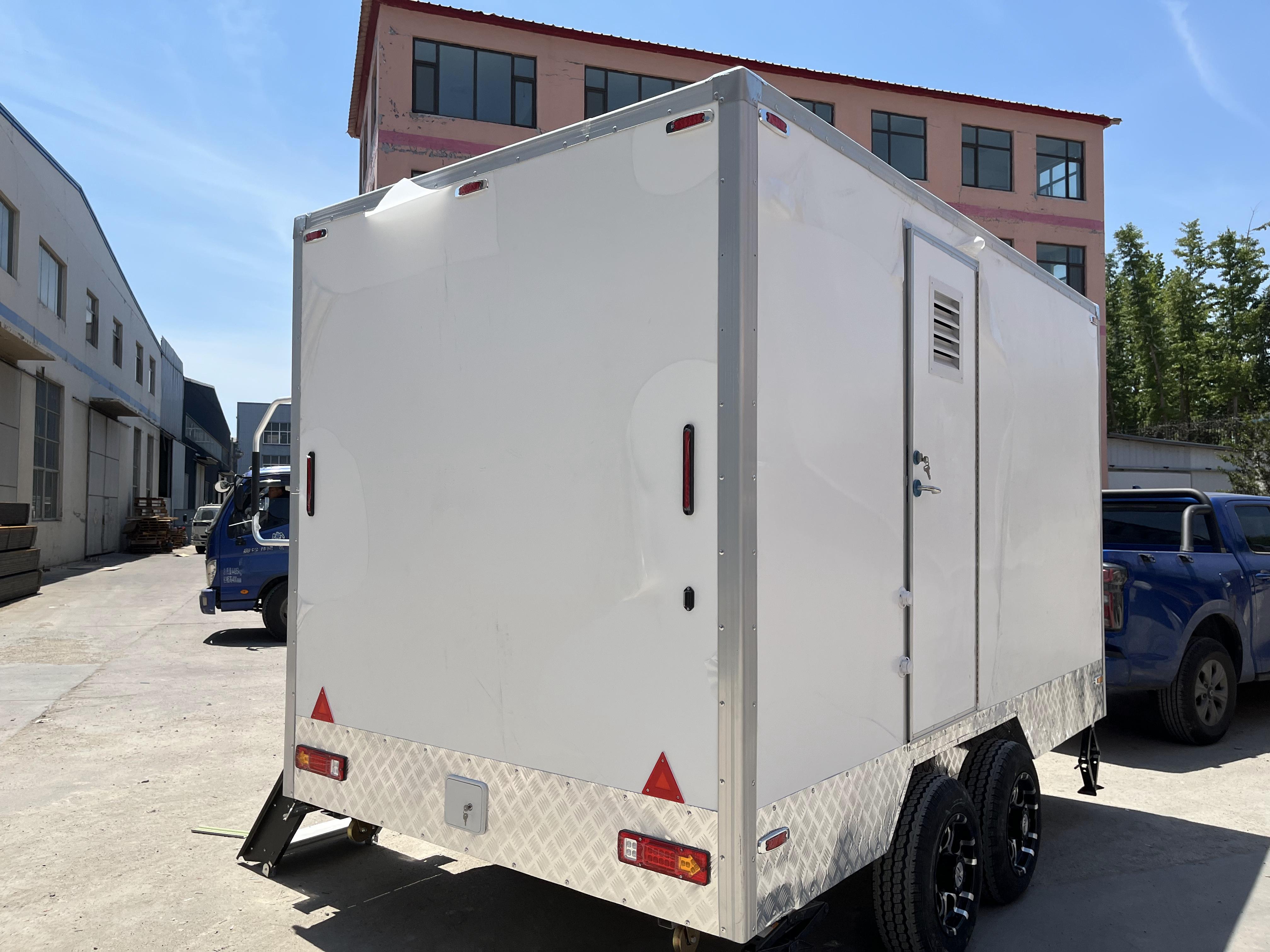 Three mobile toilet trailers, lightweight towing design, scenic area and park emergency bathroom vehicles with independent squatting positions and ventilation systems