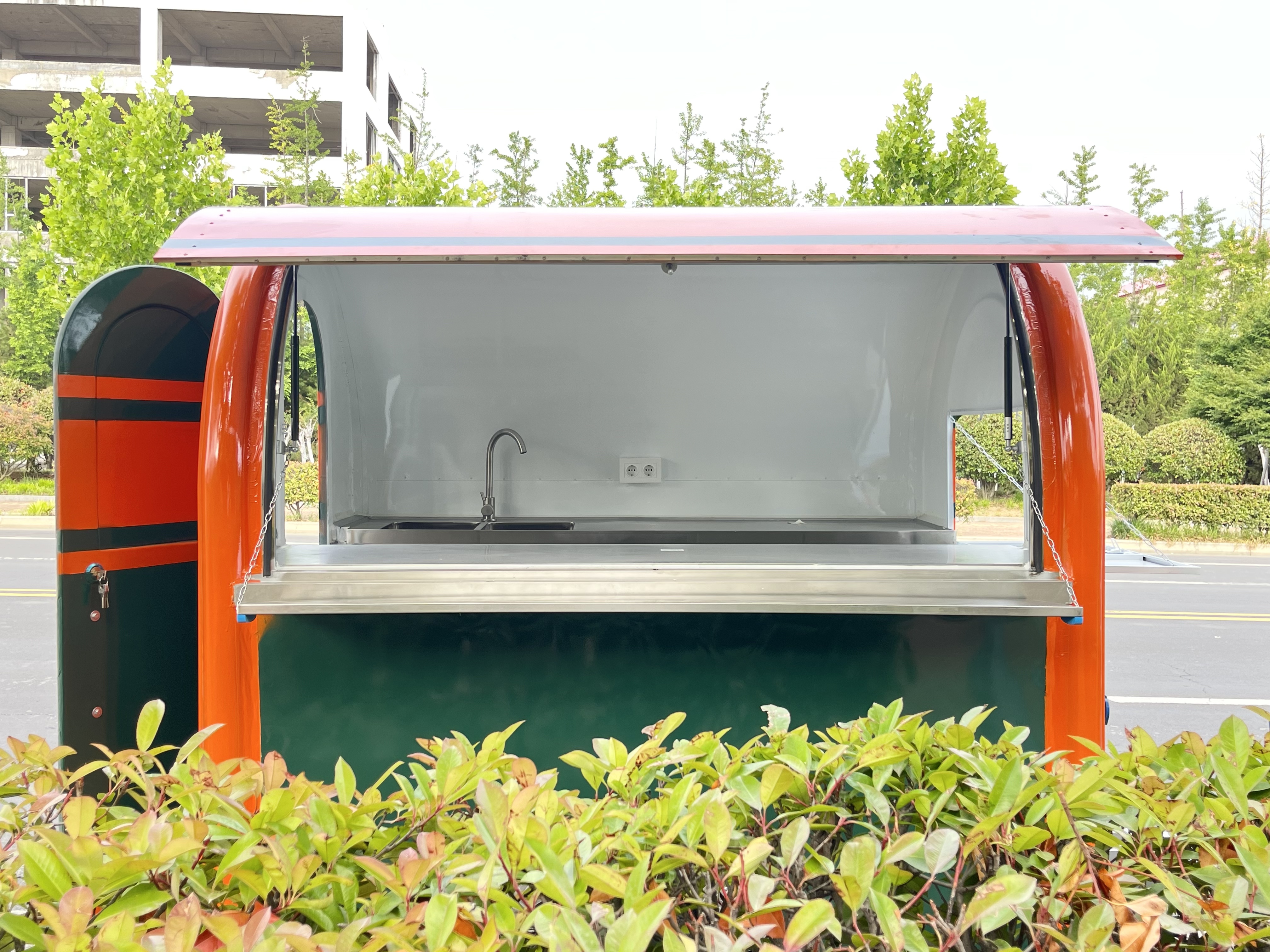 A small towing food cart like a doughnut! Circular mobile trailer | Camping instantly turns into a rotating snack stand