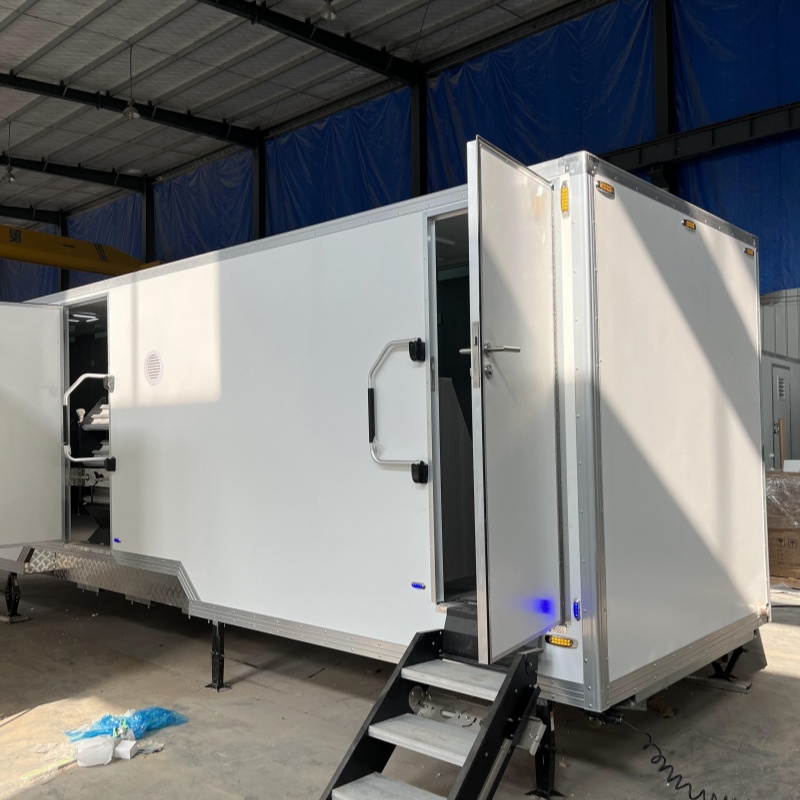 Intelligent sensing white mobile toilet | Automatic flushing + ventilation system, the best choice for upgrading outdoor public toilets