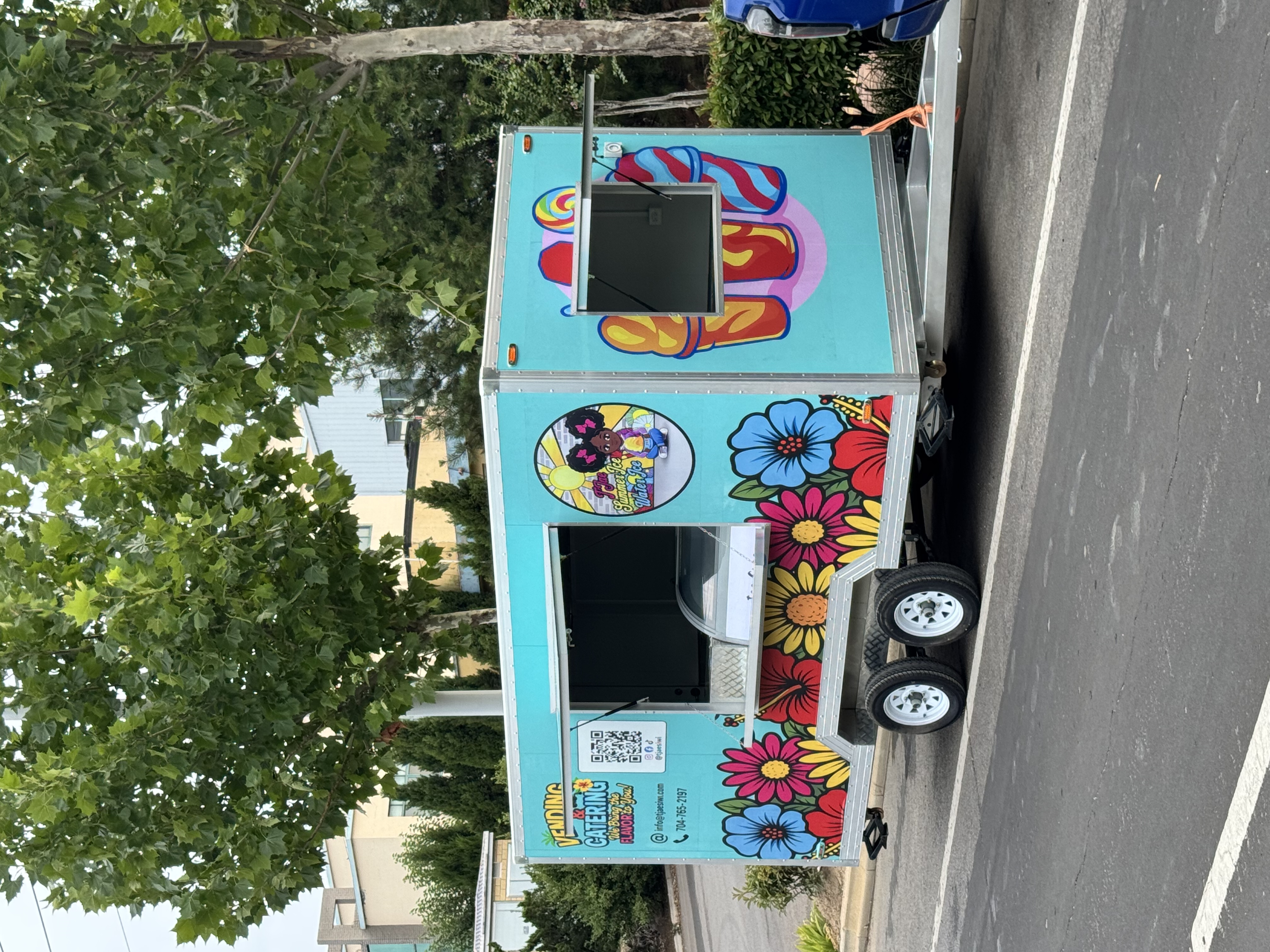 Painted mobile food truck, Philadelphia Charlotte themed catering trailer mobile vending vehicle