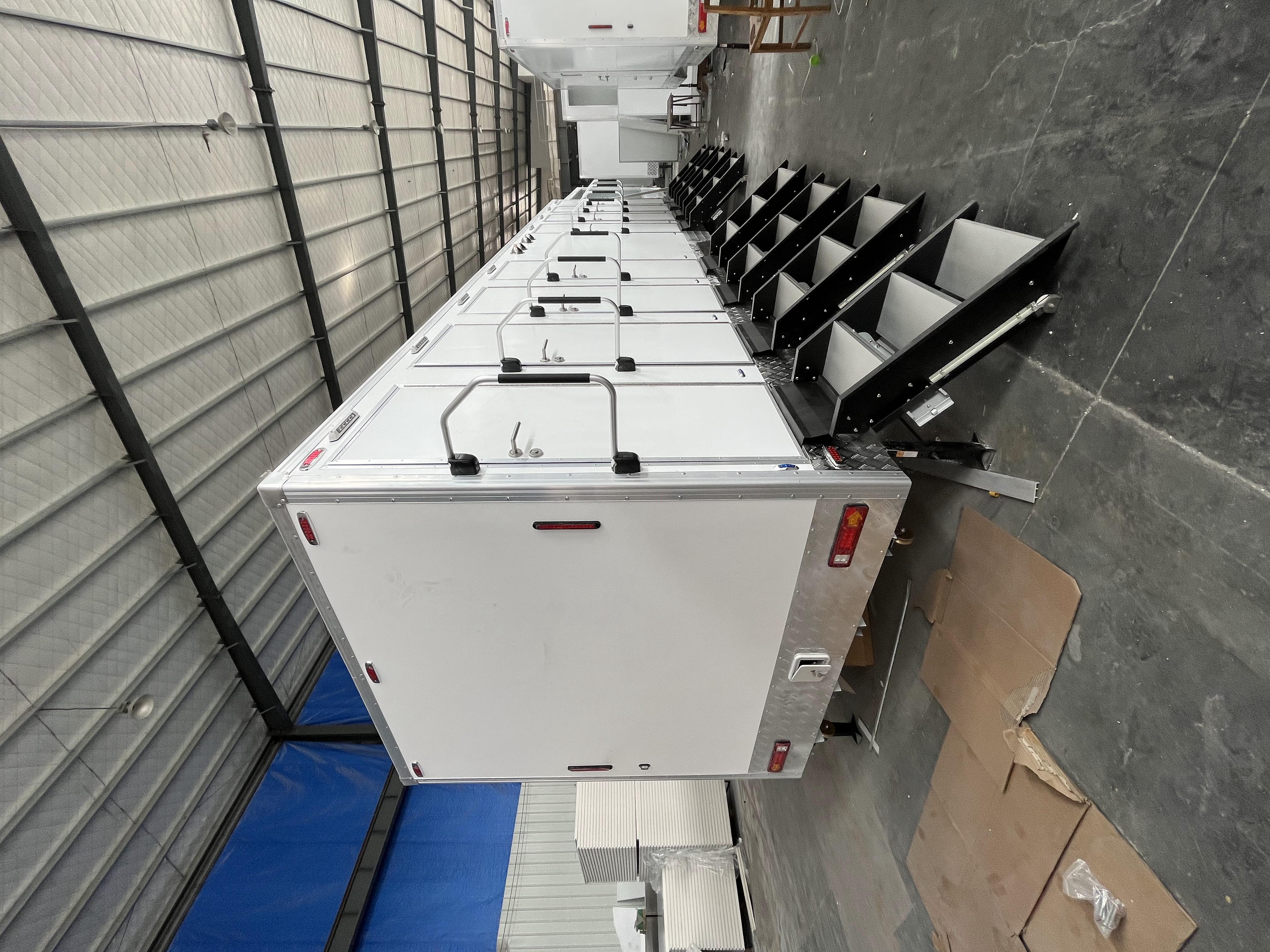 Eight mobile bath trailers are available, allowing for flexible construction of temporary bath centers in scenic areas