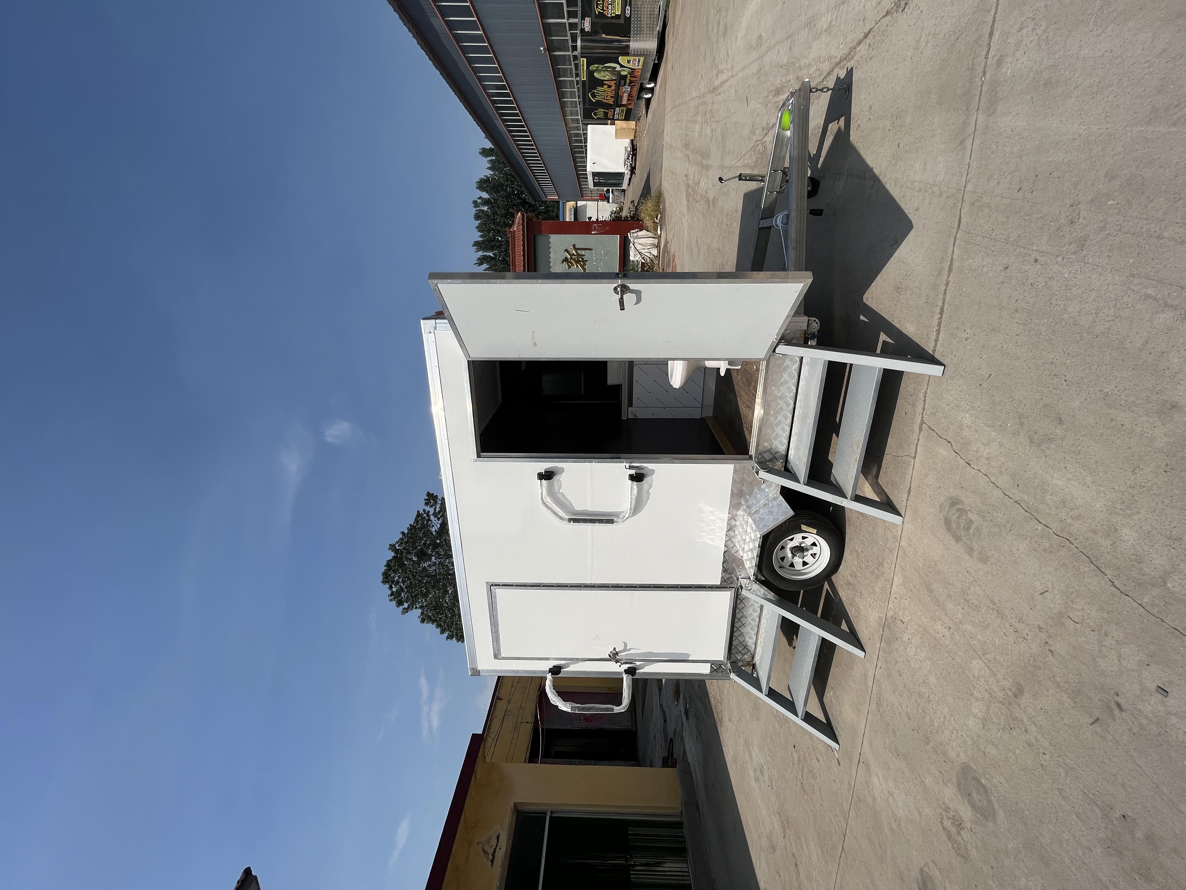Multi-functional double-door portable toilet trailer, meeting the hygiene needs of different outdoor scenarios