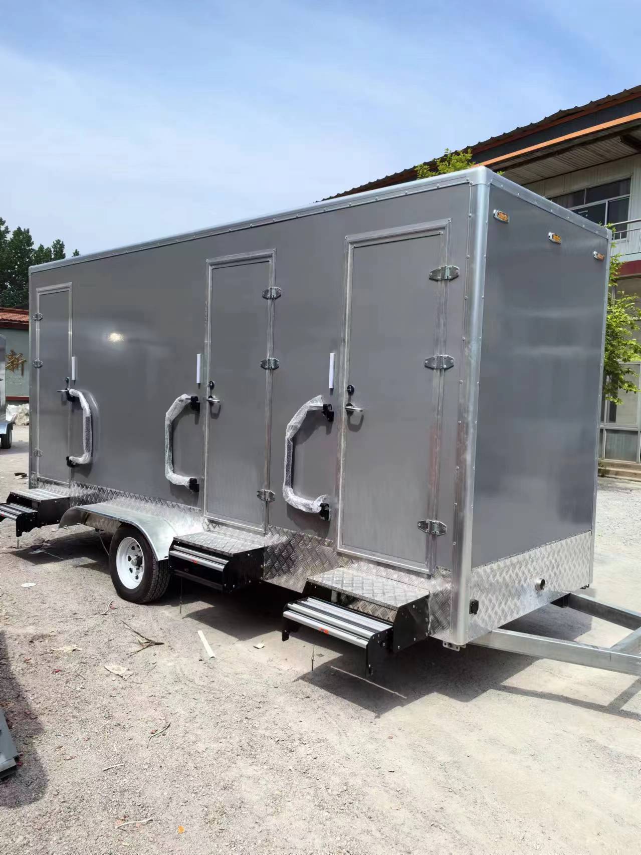 The silver towable mobile workspace is convenient and flexible for multiple scenarios