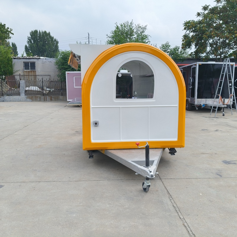 The yellow and white color scheme fashionable food truck is a mobile catering business start-up equipment and a convenient mobile vending cart