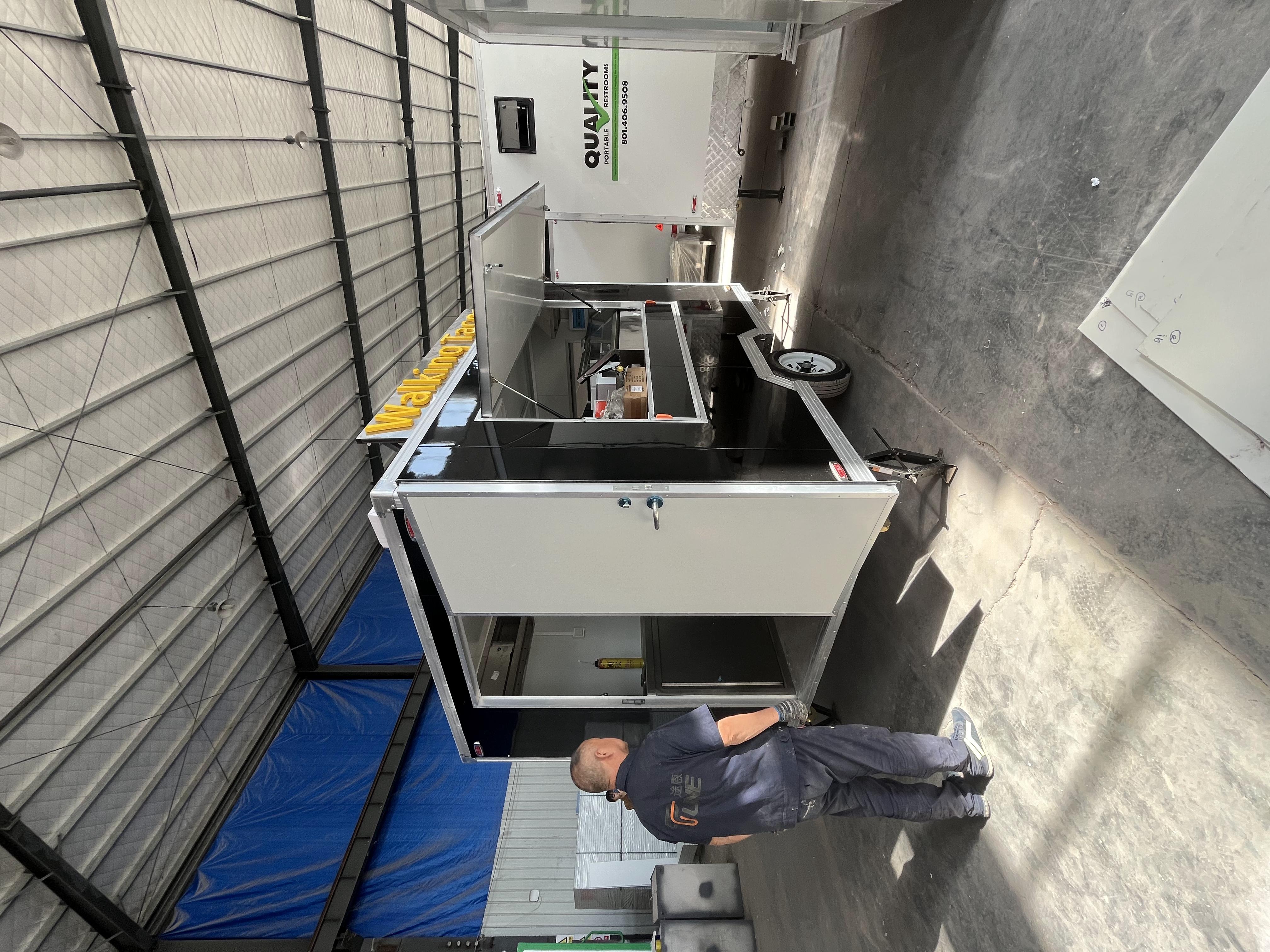 "Walking Tacos" customized food truck, a great helper for mobile business operations