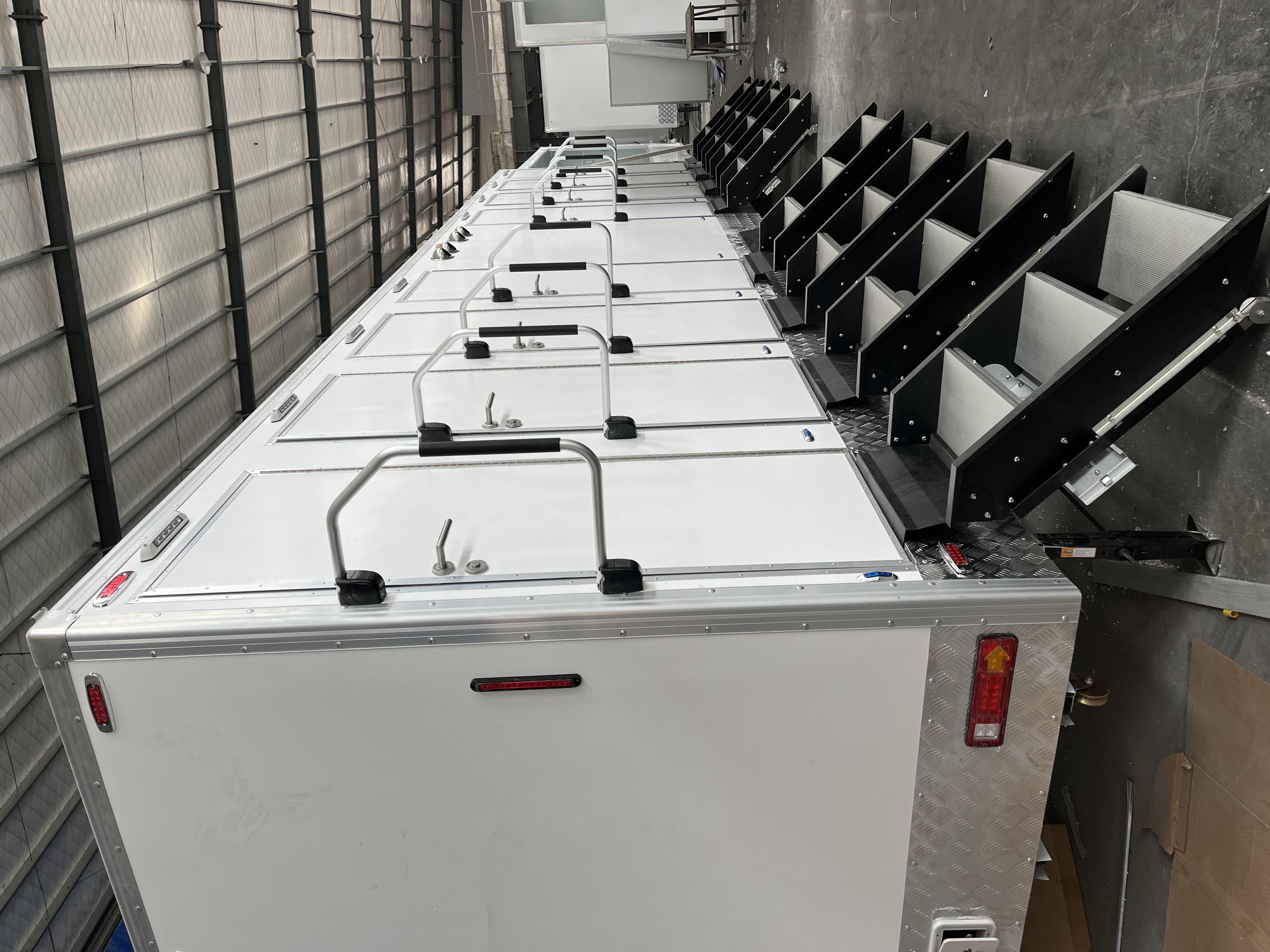 Eight mobile bath trailers are available, allowing for flexible construction of temporary bath centers in scenic areas