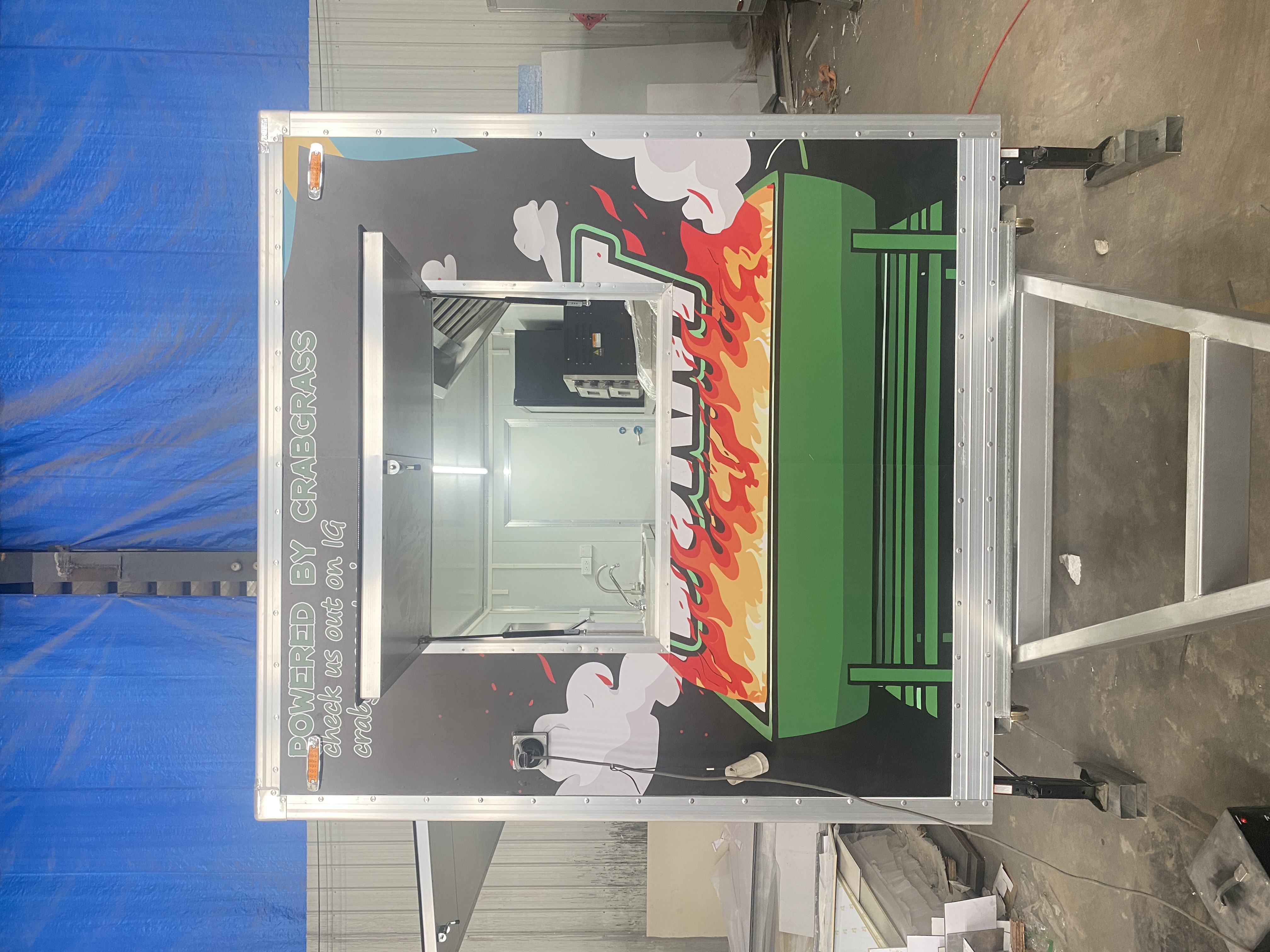 Trendy flame graffiti mobile food truck trailer, an eye-catching tool for street food business