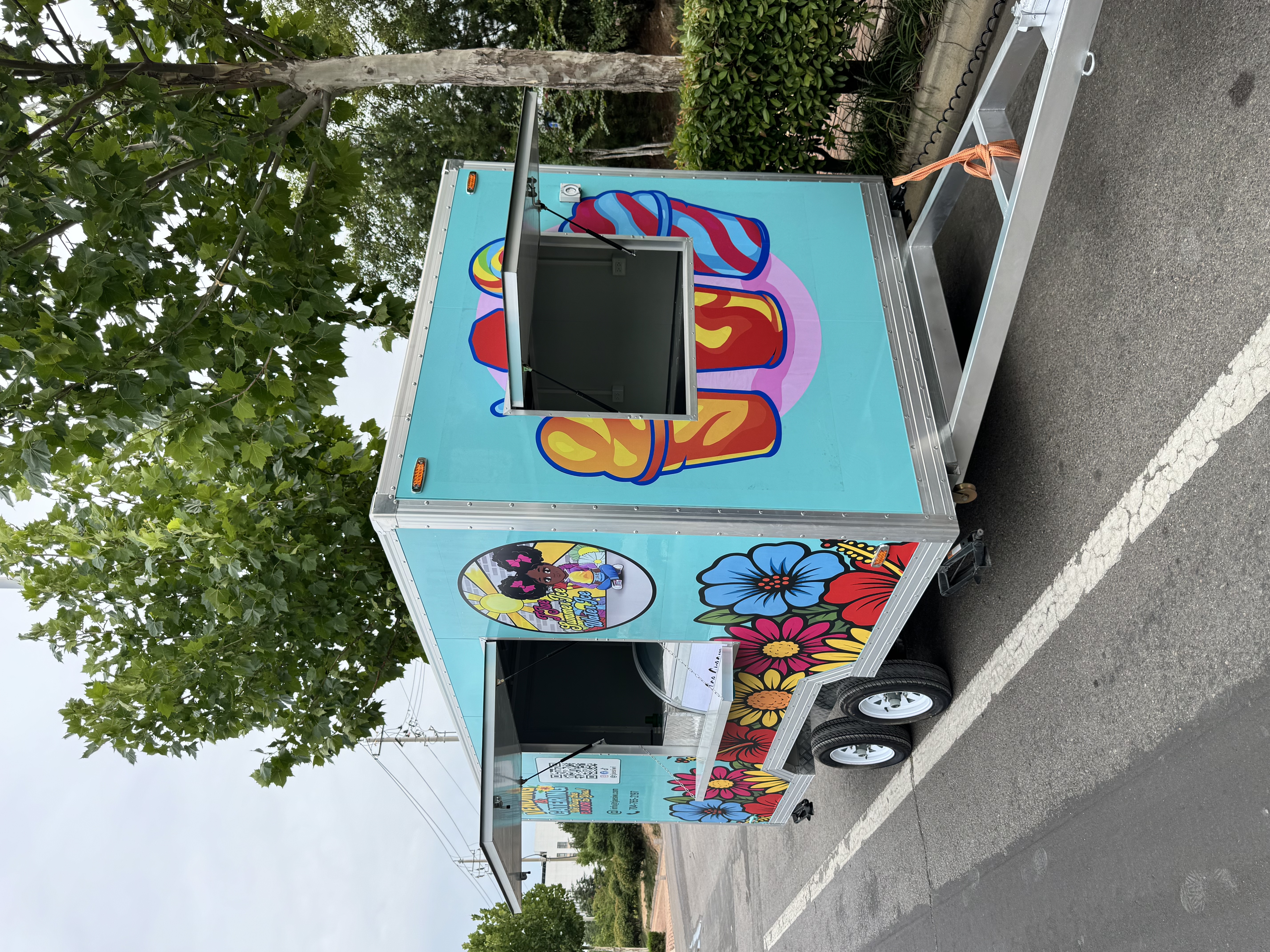 Painted mobile food truck, Philadelphia Charlotte themed catering trailer mobile vending vehicle