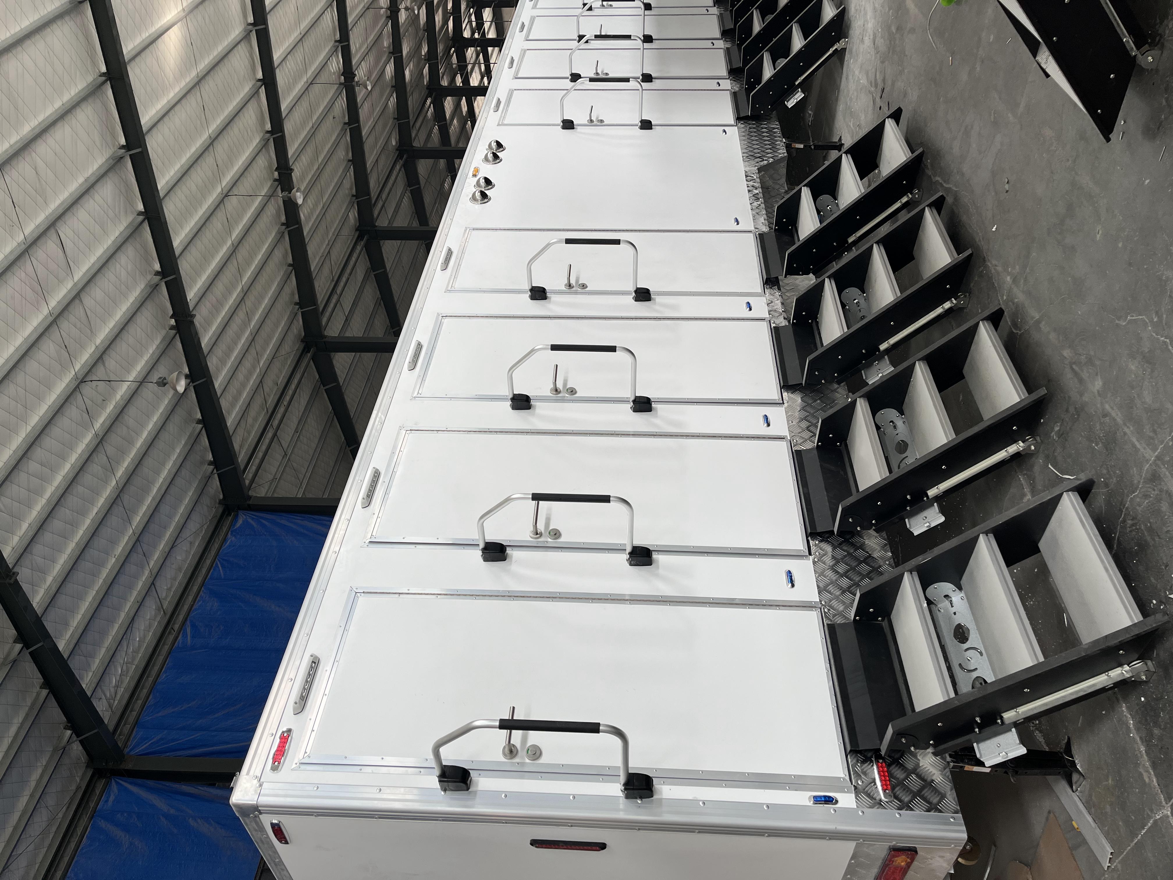 Eight mobile bath trailers are available, allowing for flexible construction of temporary bath centers in scenic areas