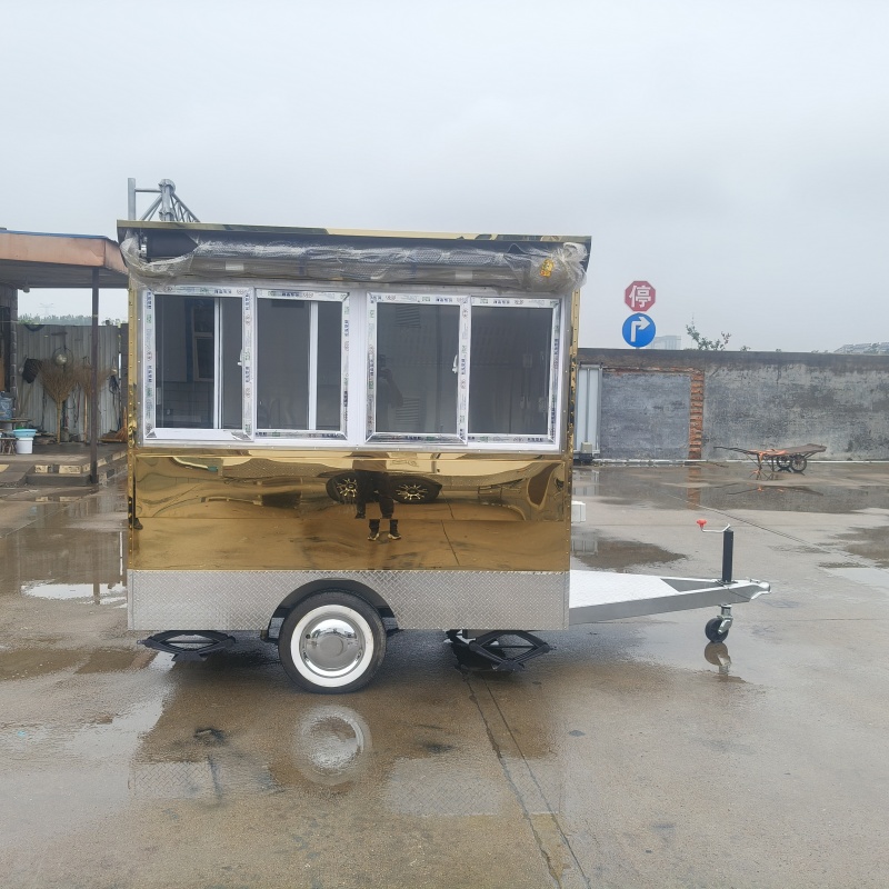 The eye-catching golden mirror food truck, a mobile snack business trailer, is a powerful tool for starting a business and setting up a stall