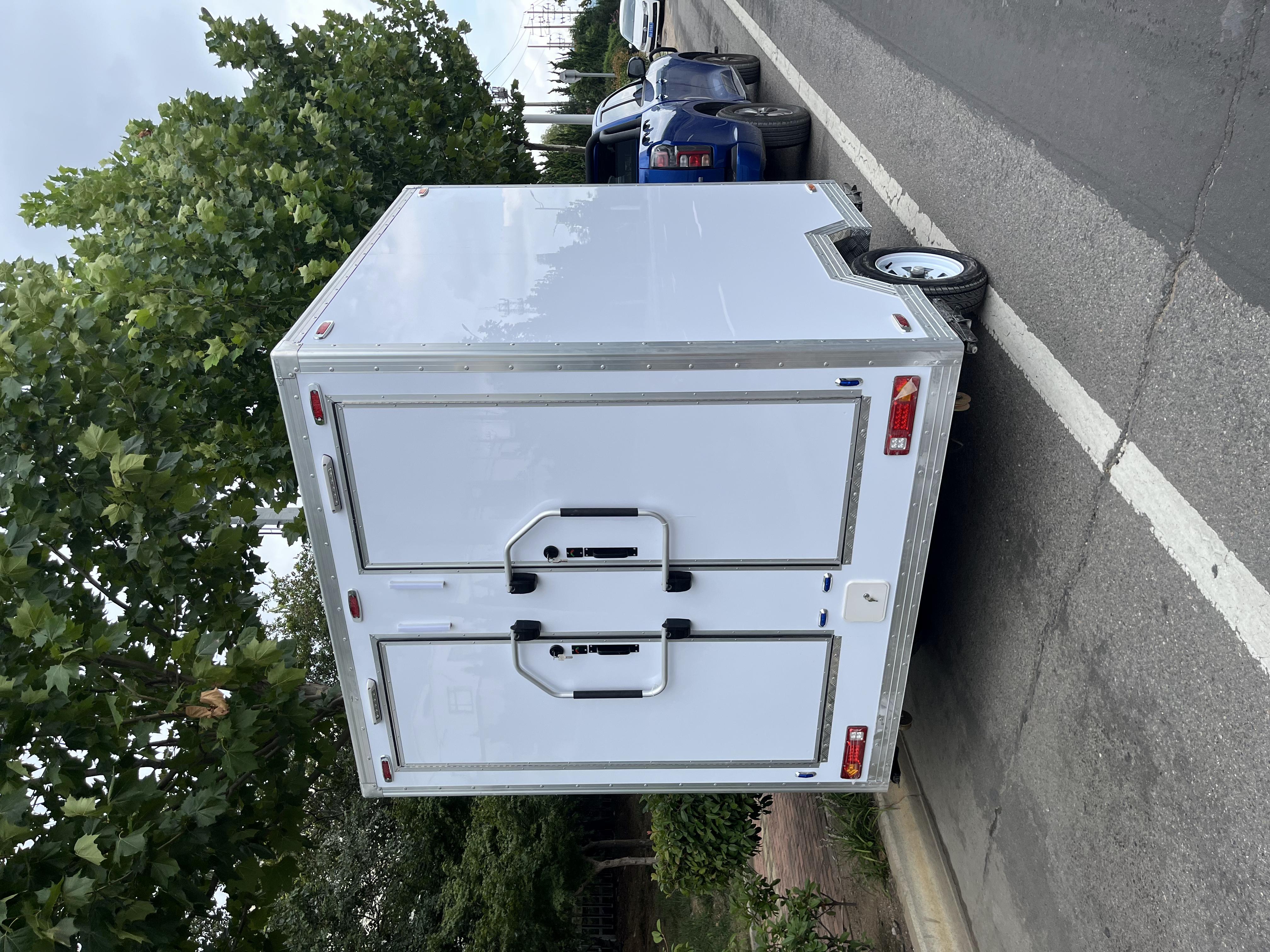 Double-door trailer mobile toilet, outdoor practical bathroom