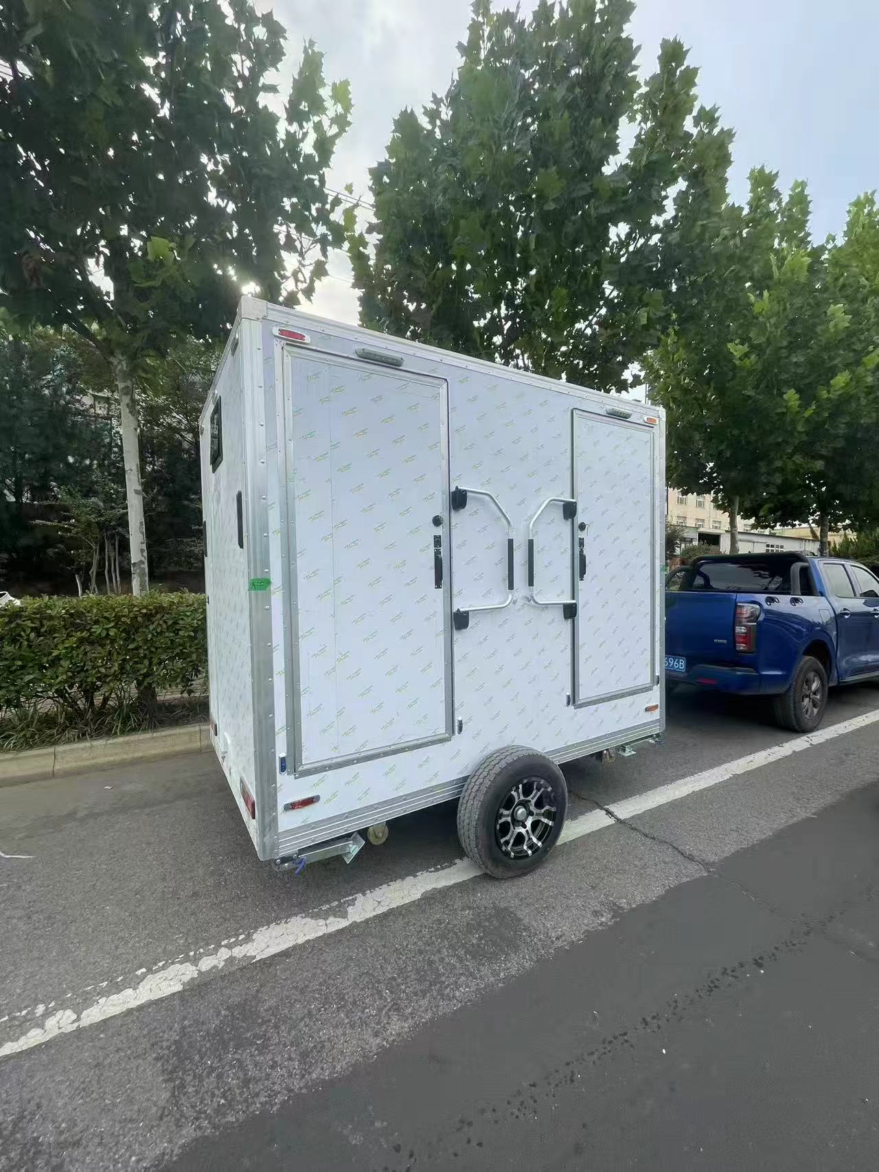 Mobile trailer-mounted toilet is a convenient outdoor toilet
