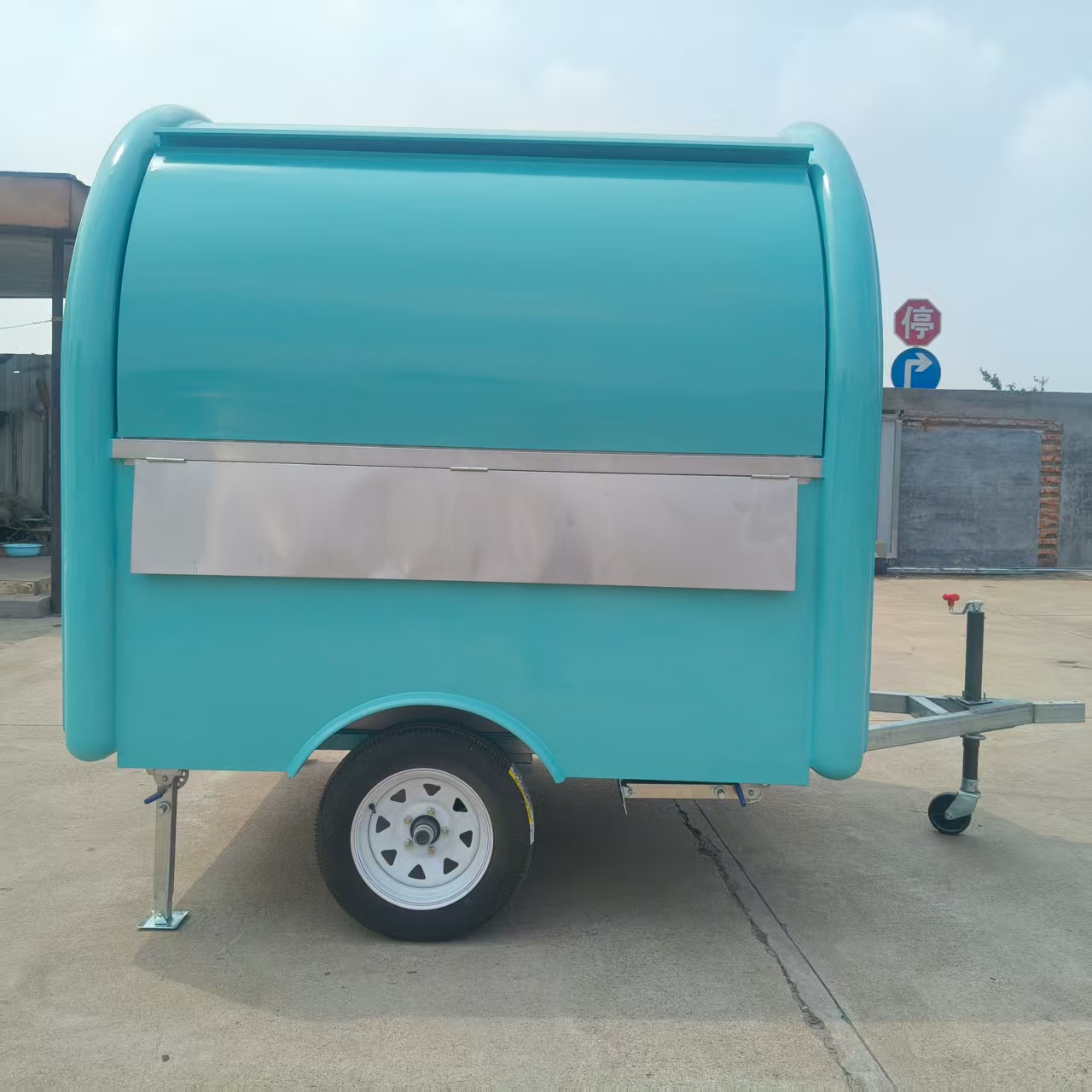 Retro-style mobile snack truck, towable commercial catering vehicle