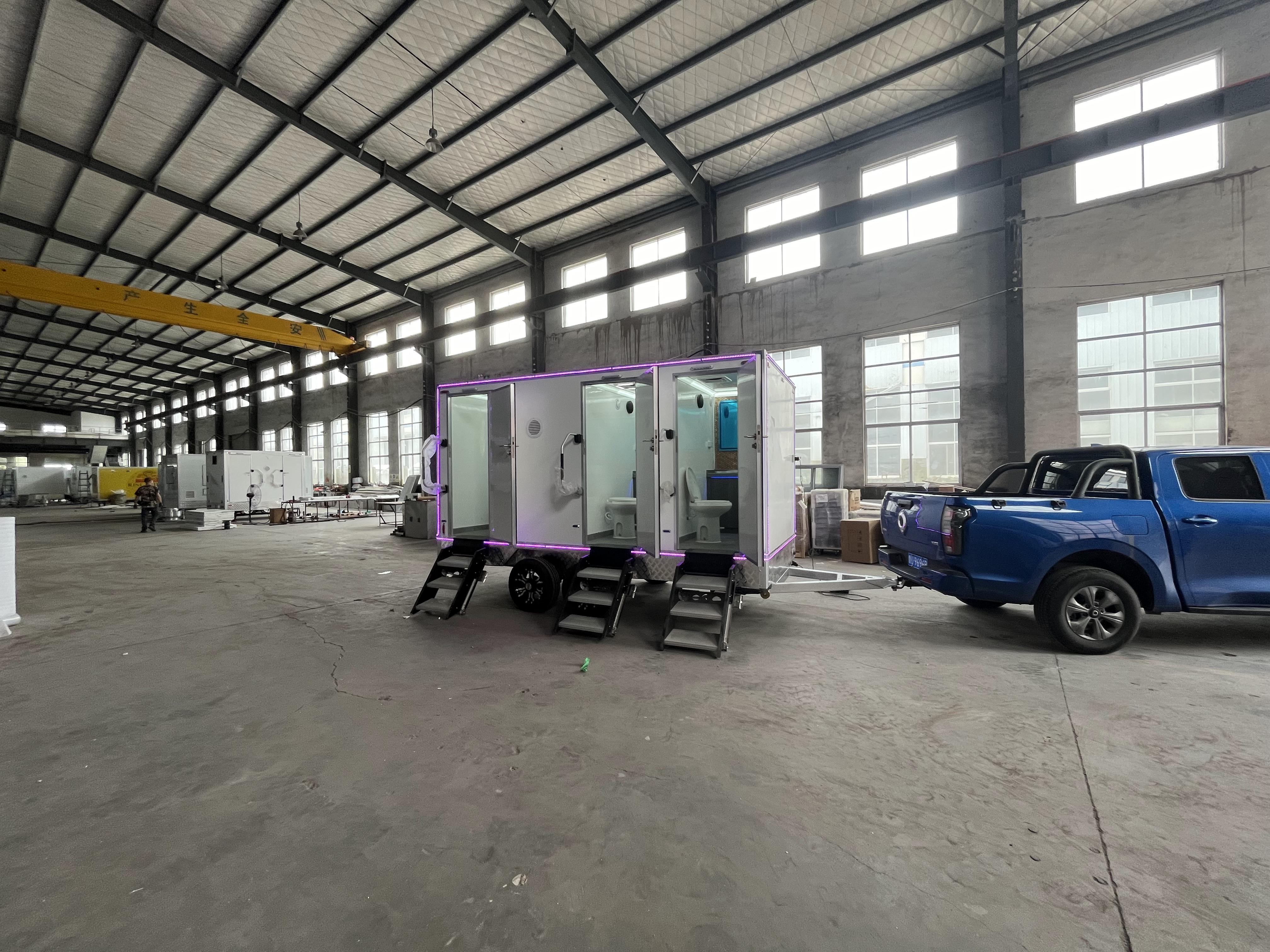 Outdoor multi-room mobile toilets make convenience within easy reach