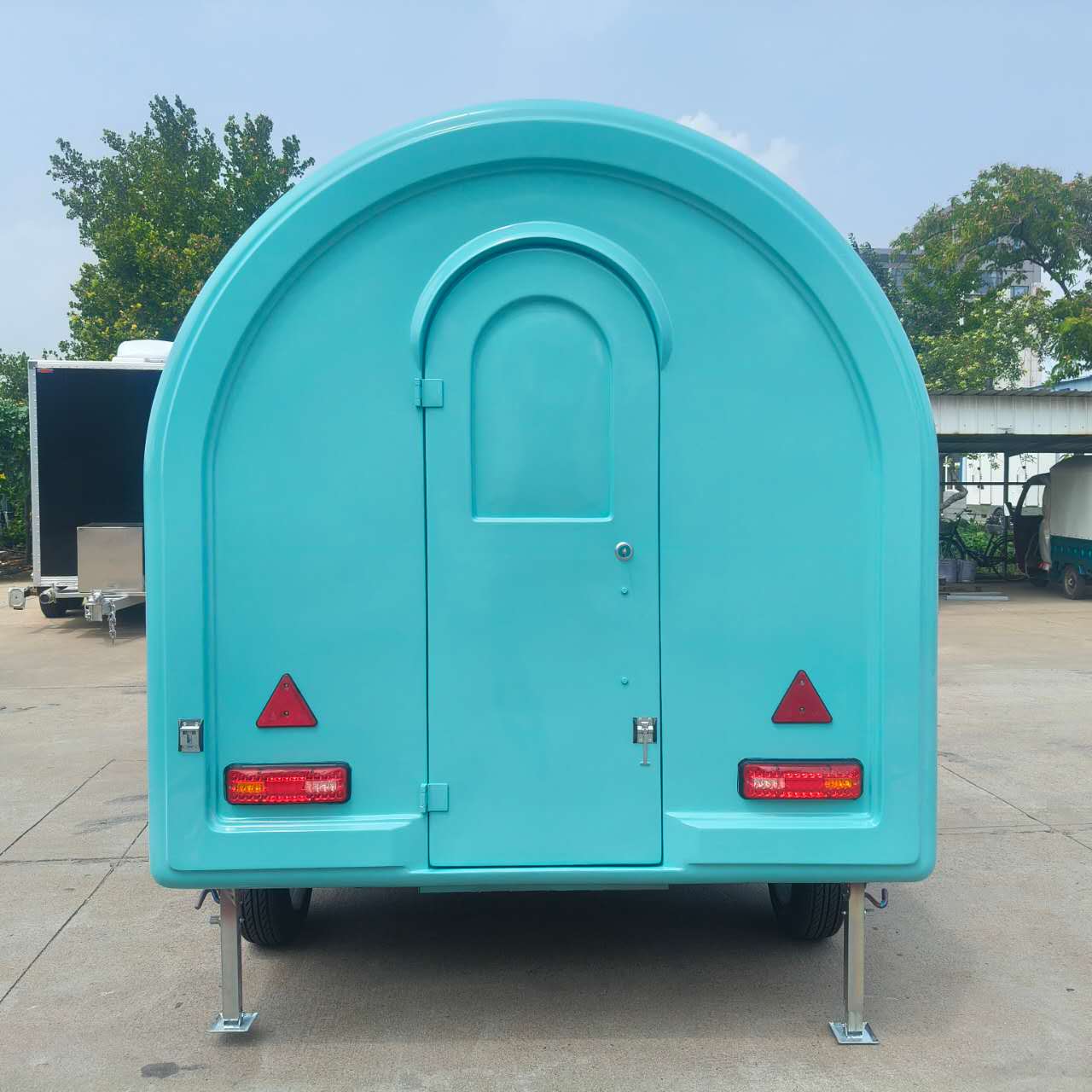 Retro-style mobile snack truck, towable commercial catering vehicle