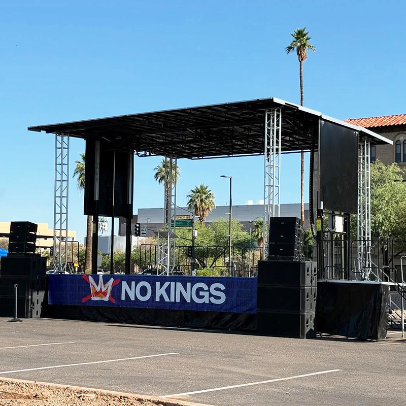 Mobile professional outdoor performance stage