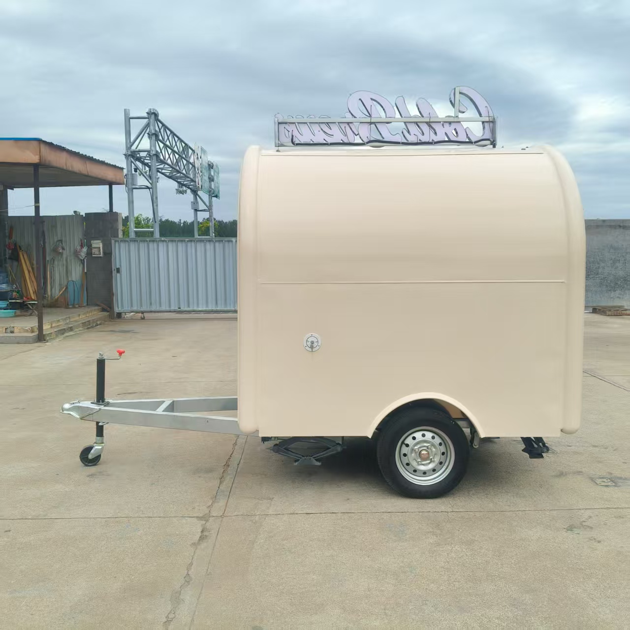 Beige arc-shaped door mobile shop portable mobile sales trailer