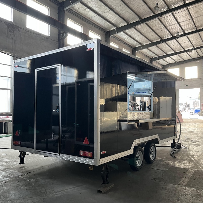 Black fashion mobile food truck: Creating a personalized food space and initiating a mobile business model