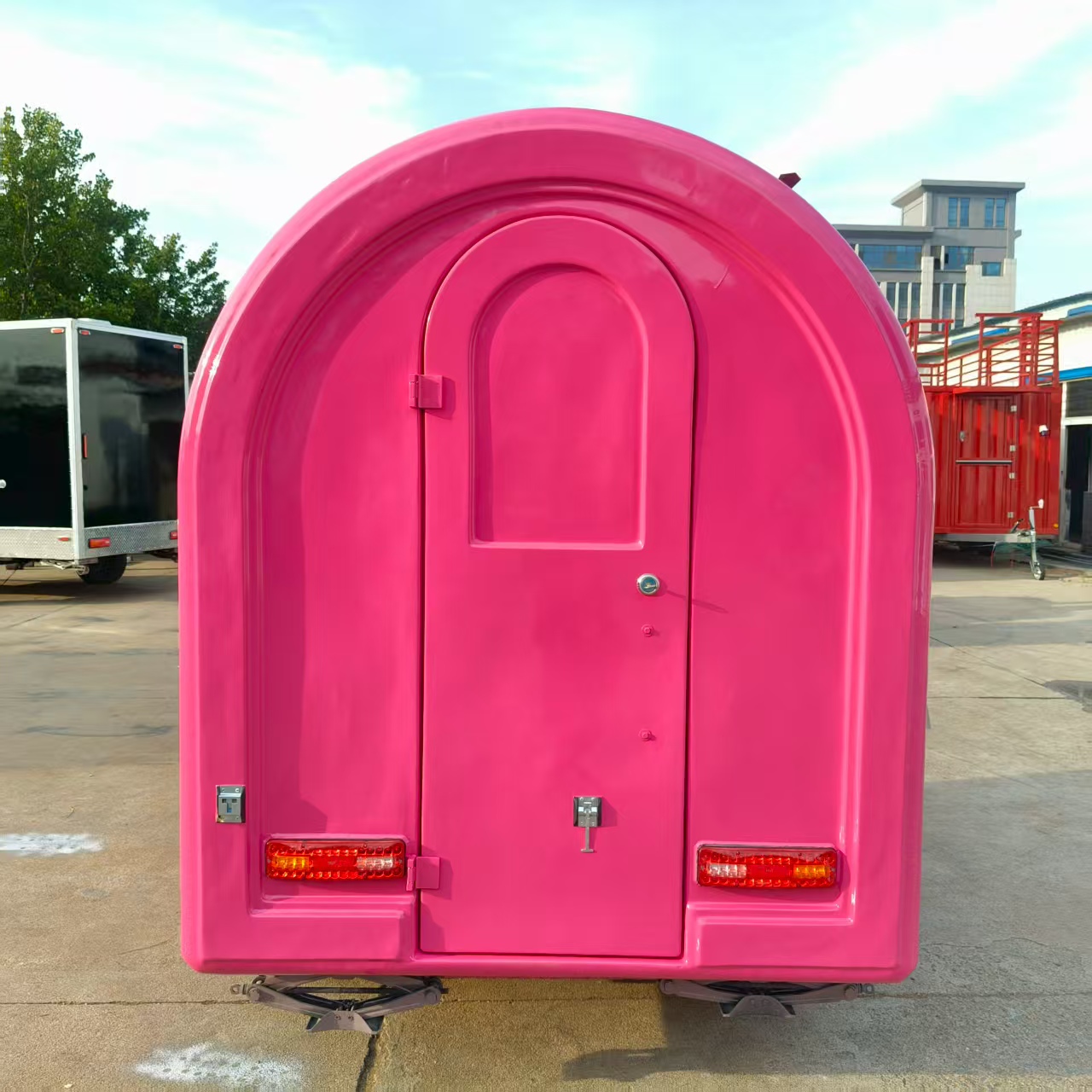 Pink arc-shaped door mobile vending cart, cute style mobile snack food truck