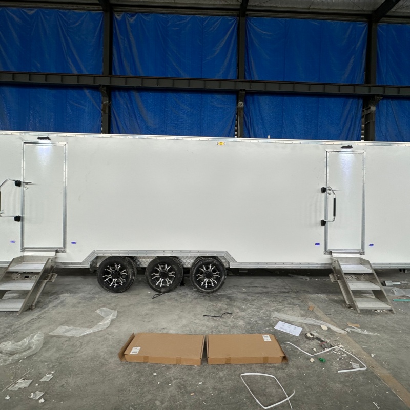 The multi-wheel mobile toilet is convenient to move and can meet the needs of multiple people using it simultaneously