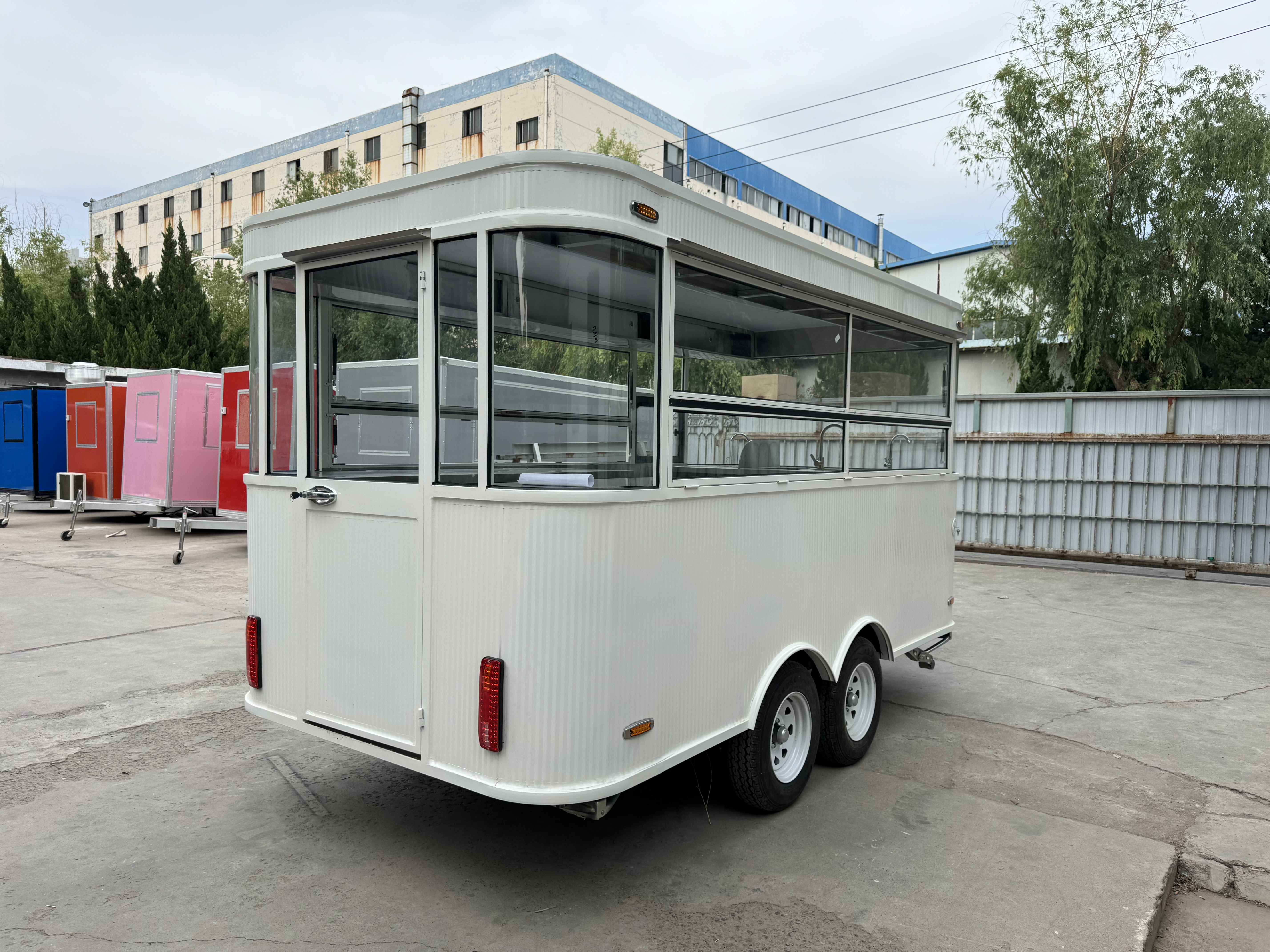 White fashionable mobile food truck, outdoor business food truck, convenient catering vehicle